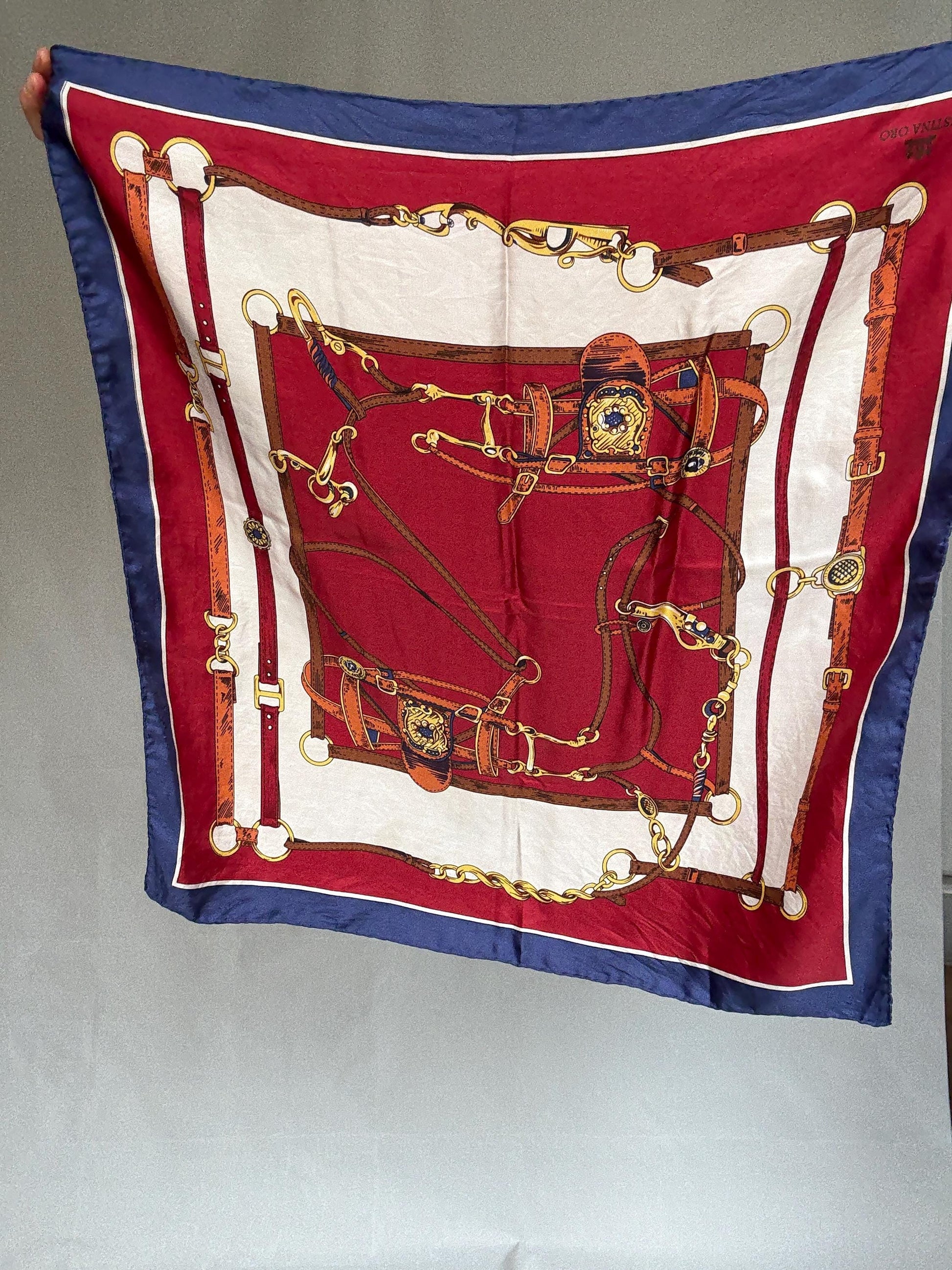 Festina Oro red white blue silk wrap, 100% silk, versatile styling, intricate gold chain motif, vintage chic, Luxury designer wear