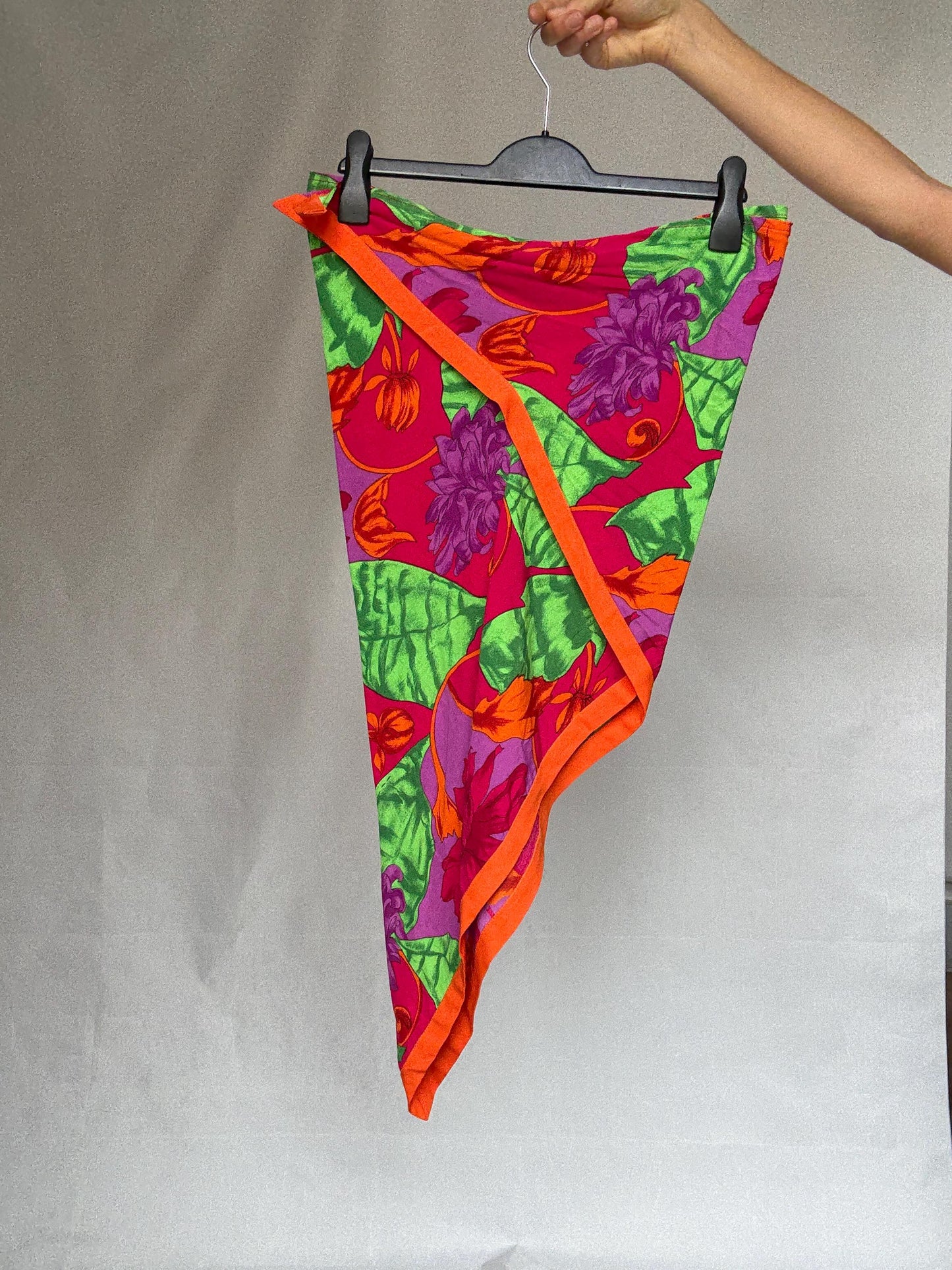 Vintage floral wrap skirt, vibrant multicolored pattern, retro 90s, US Free Size, Pool party wear, beachwear casual,