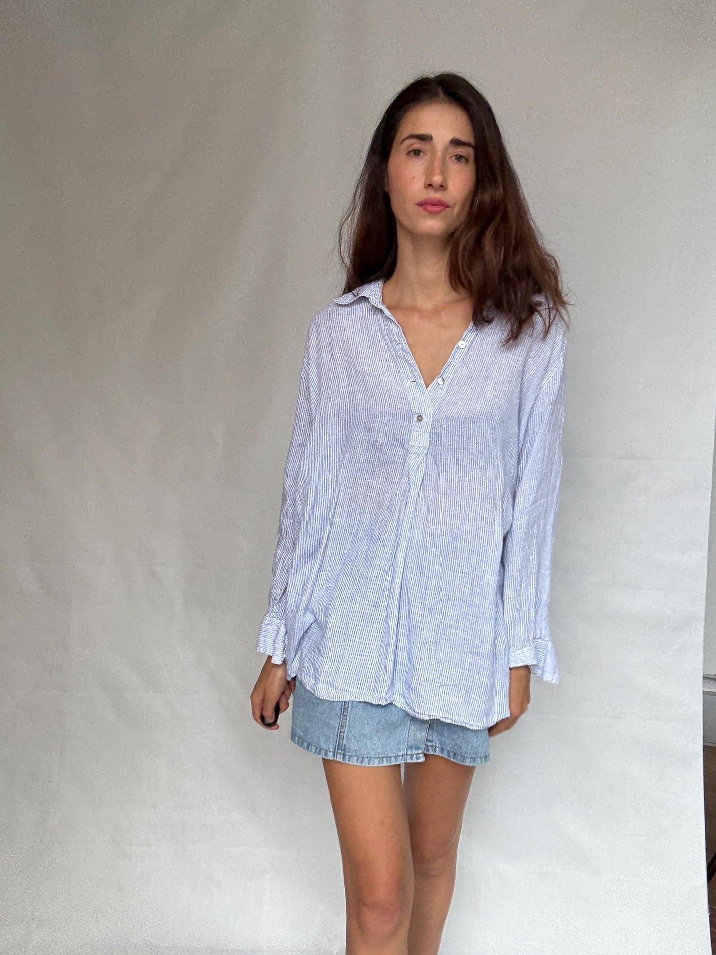 Blue and white striped blouse, 100% linen relaxed fit shirt with mother of pearl buttons, minimalist, US L, versatile casual