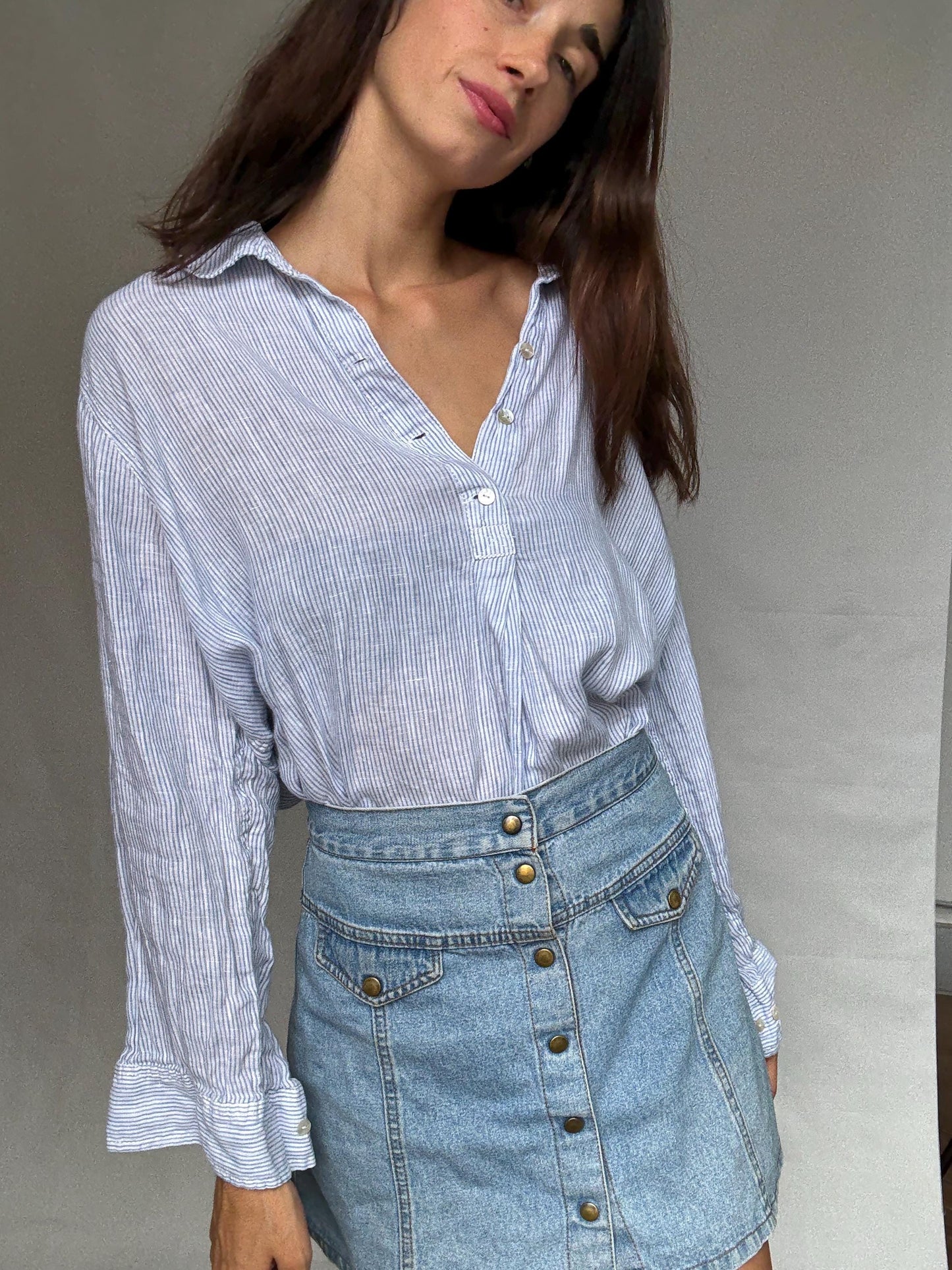 Blue and white striped blouse, 100% linen relaxed fit shirt with mother of pearl buttons, minimalist, US L, versatile casual