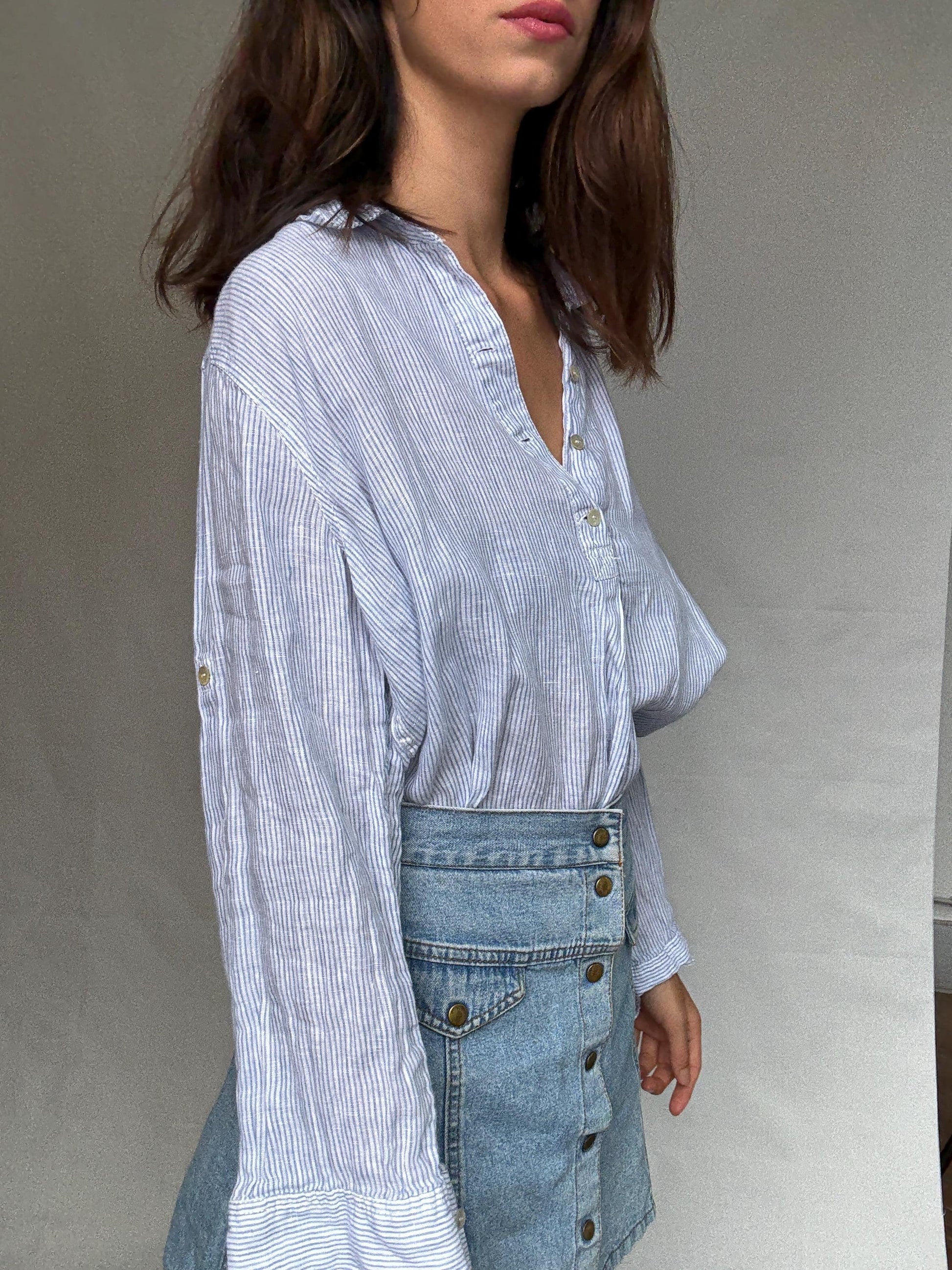 Blue and white striped blouse, 100% linen relaxed fit shirt with mother of pearl buttons, minimalist, US L, versatile casual