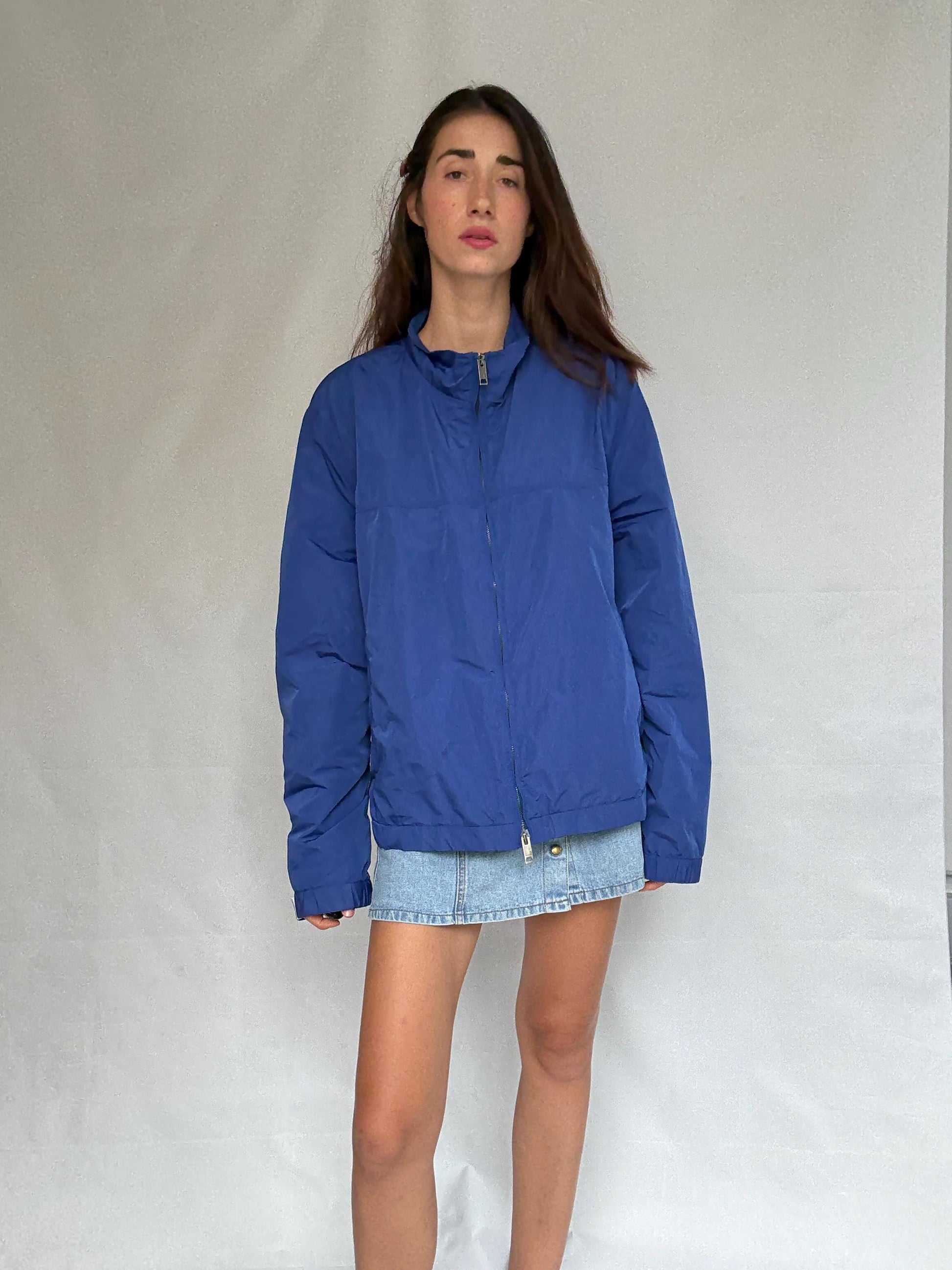 Burberry London blue windjacket, polyester with cotton lining, relaxed fit, raincoat style, elegant modern vibe, US L,