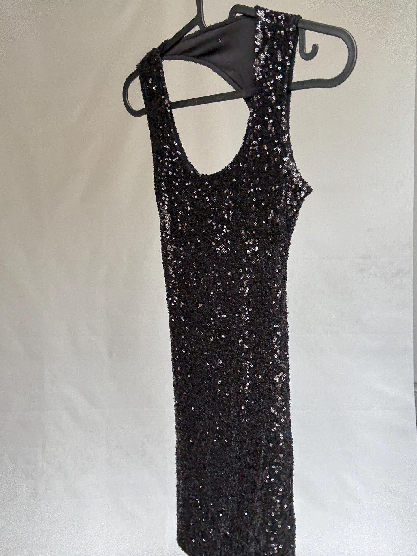 Sexy Black sequin mini dress with open back, Festive fitted hourglass figure silhouette, Assymetrical sparkly detail, y2k party glamour