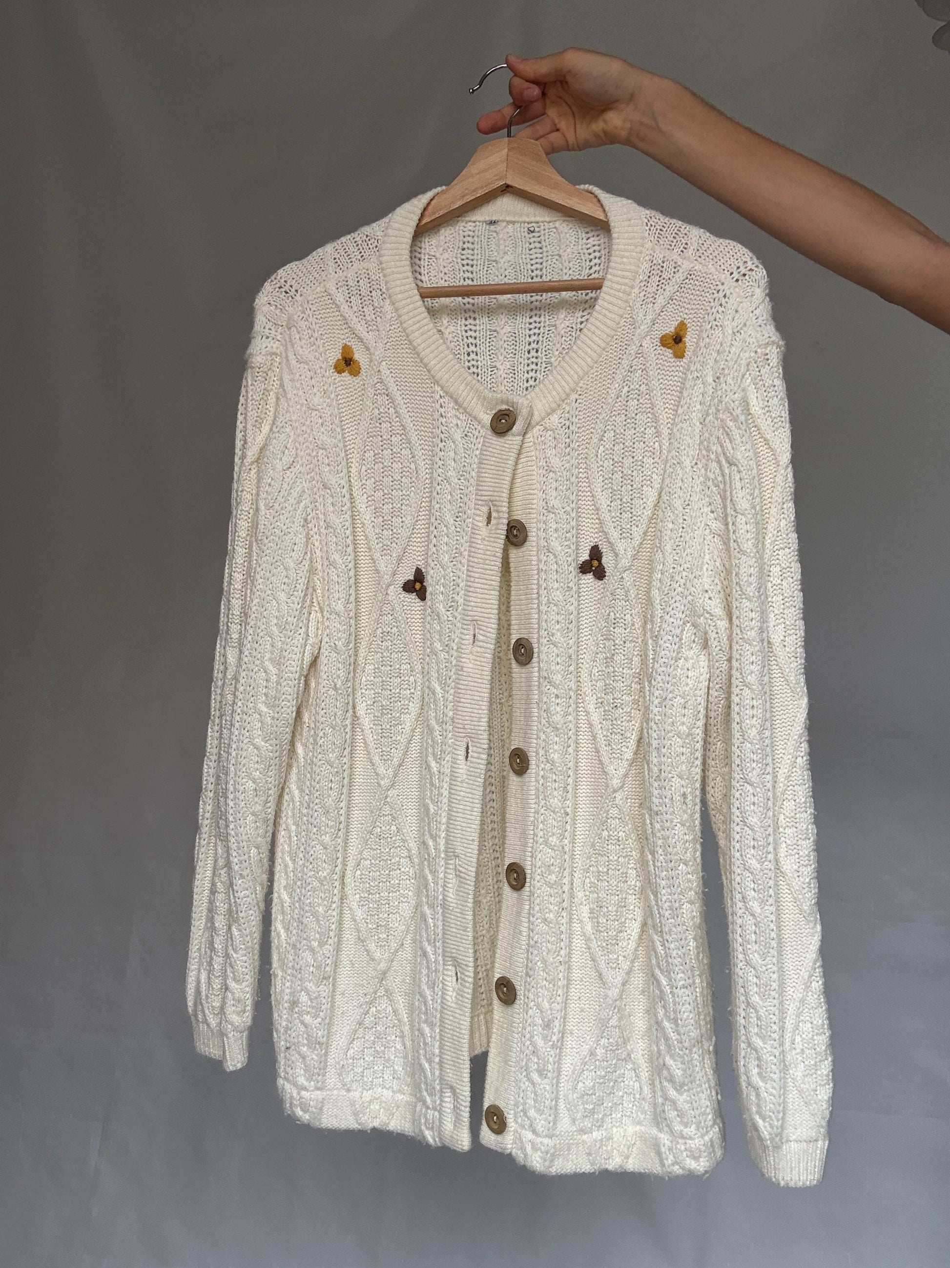 Vintage white cardigan with floral embroidery, Wool blend jumper, Cottagecore inspired Zooey Deschanel, US XL, cozy winter layering
