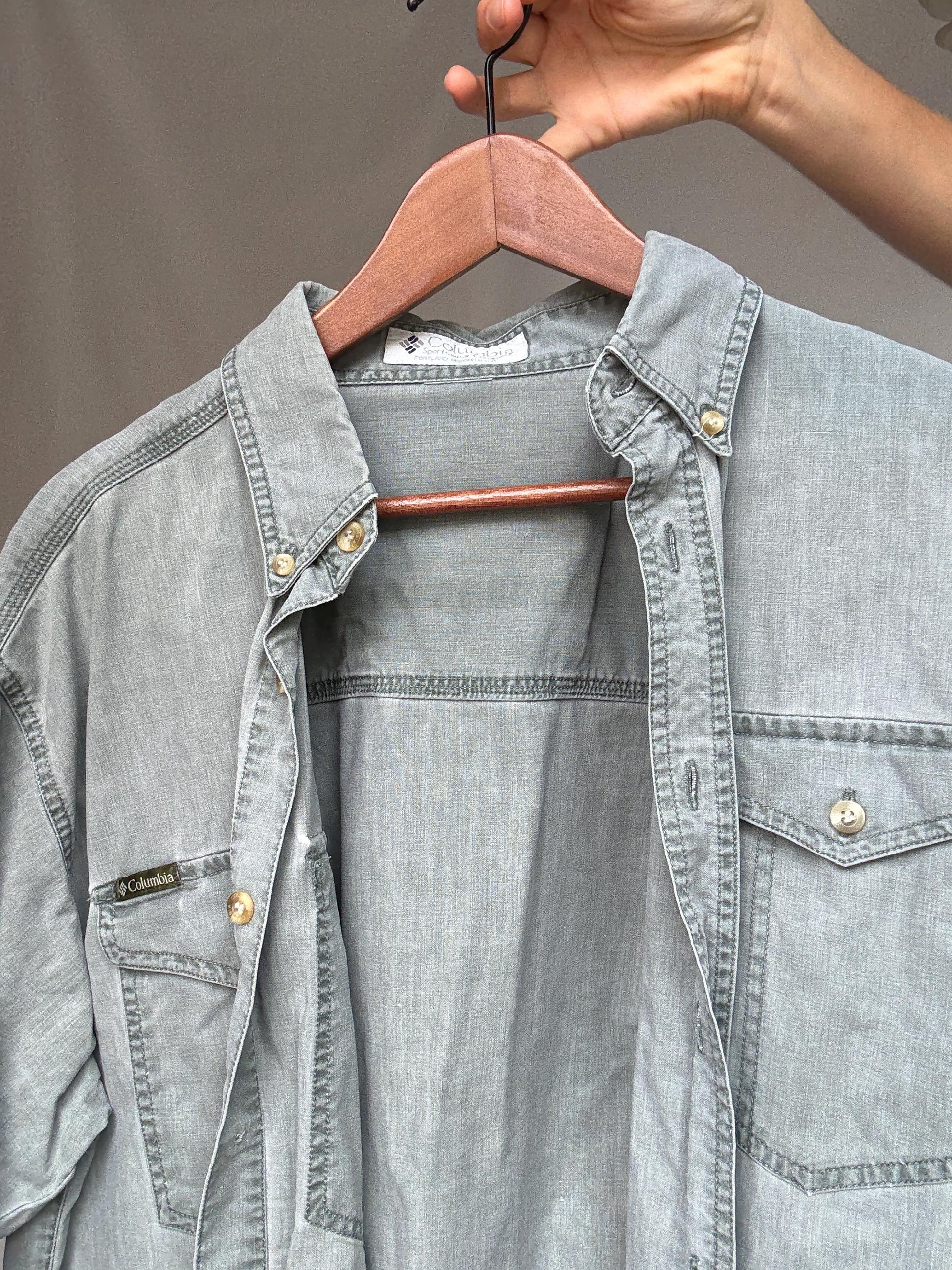 Vintage Columbia light gray denim shirt, Cotton relaxed fit button up shirt, Size US XL