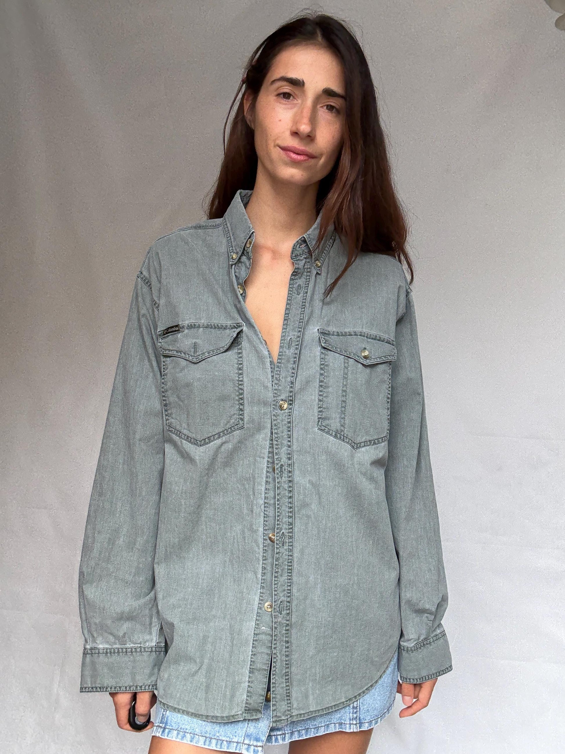 Vintage Columbia light gray denim shirt, Cotton relaxed fit button up shirt, Size US XL