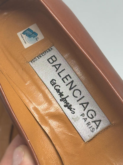Vintage Balenciaga Brown Leather Pumps — additional view 7