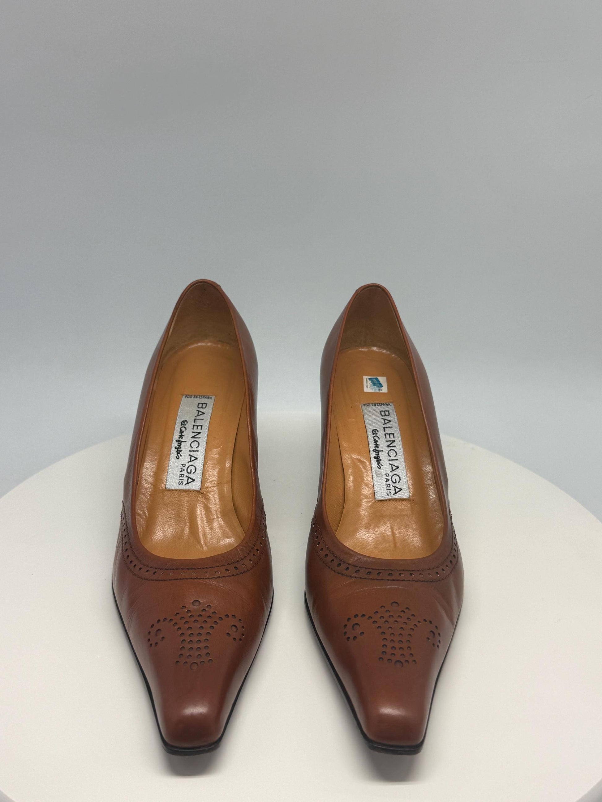 Vintage Balenciaga brown leather heels, genuine leather, classic pump, brogue detail, EU 39, US 8, evening elegance