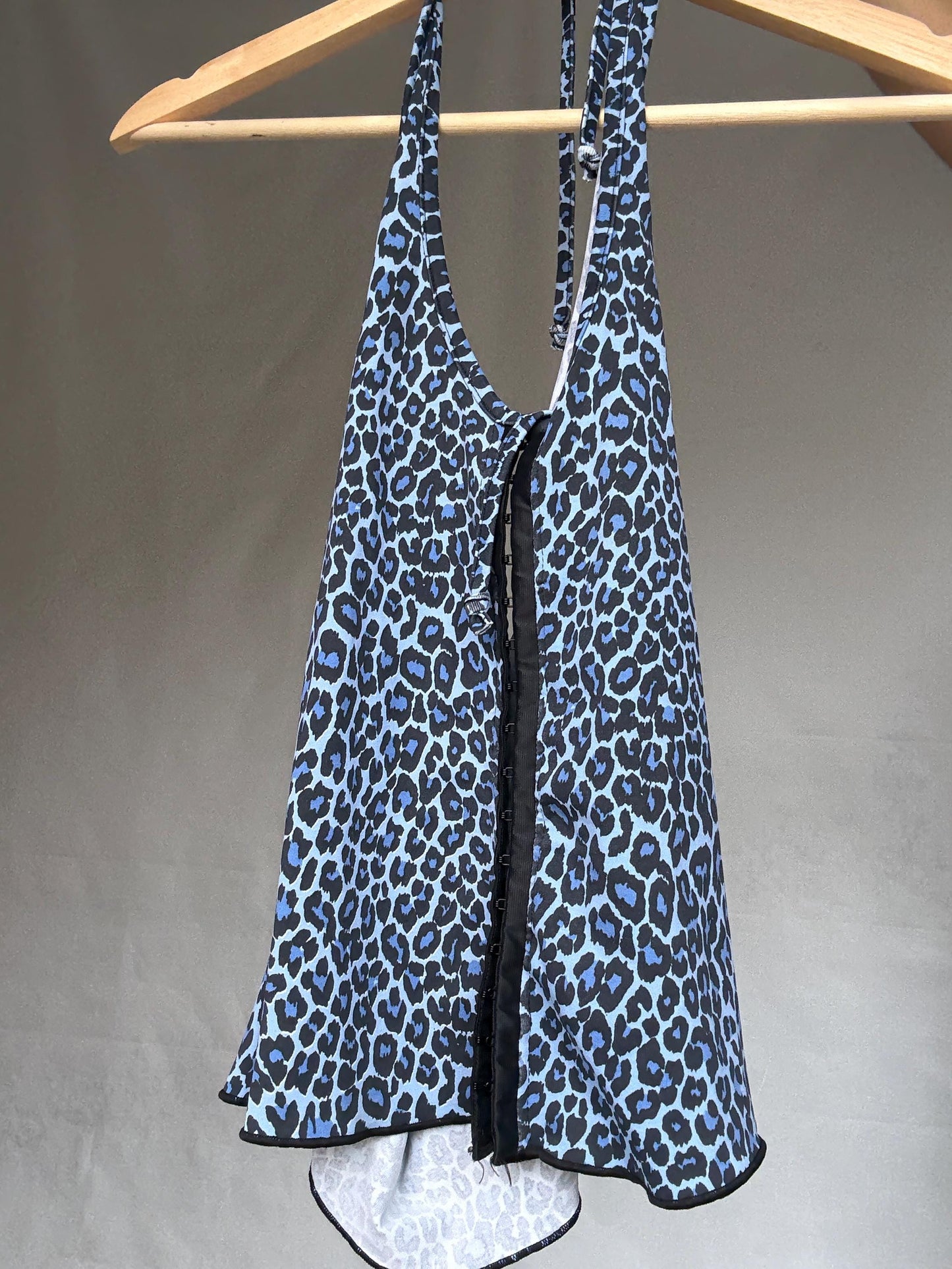 Vintage Y2K blue leopard halter top, Corset hook and loop front, Playful animal print, US M, 90s evening statement piece