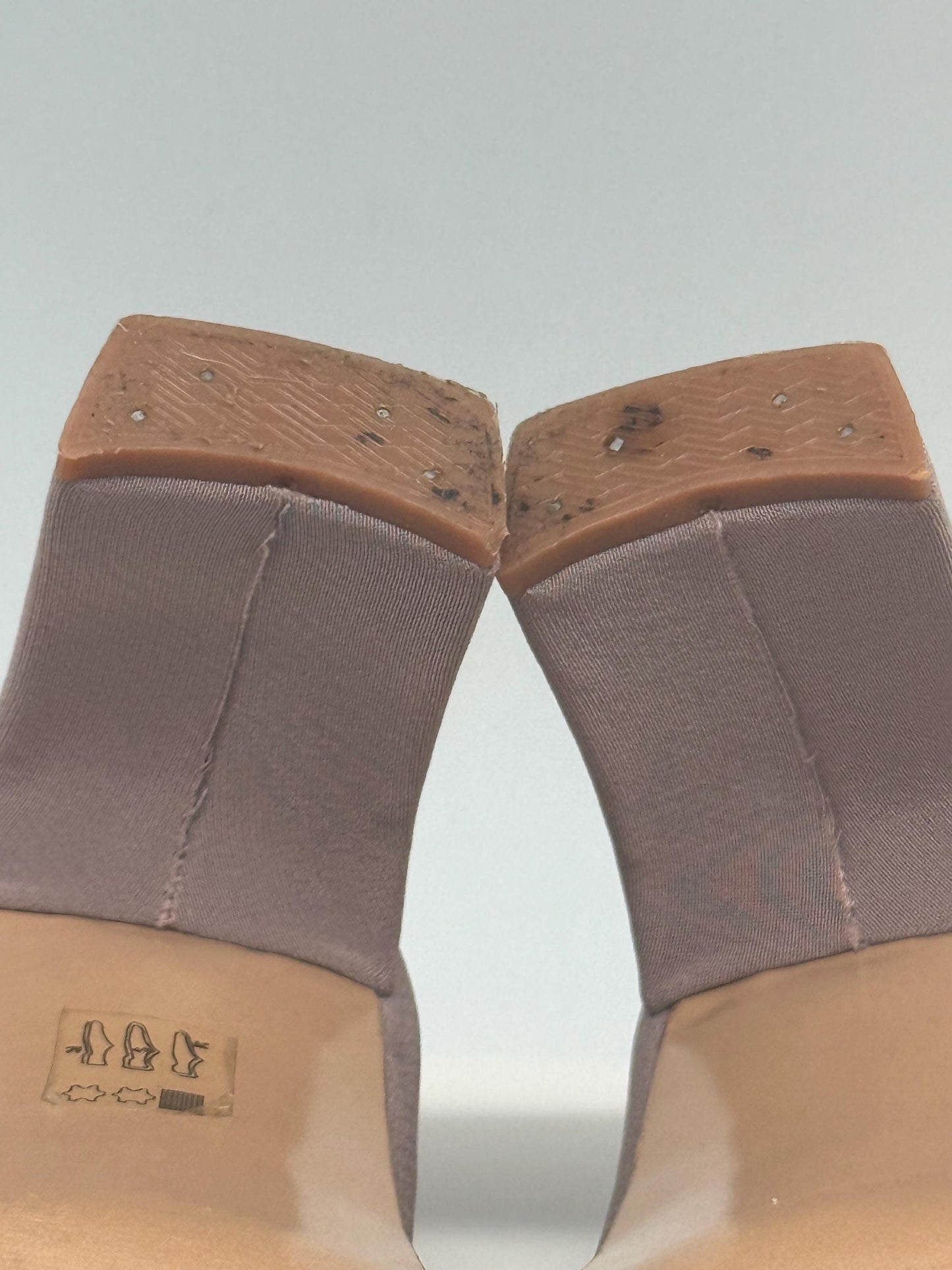 Pronovias purple heels, genuine leather, classic style, slight wear, elegant formal, EU 39, US 8, versatile use