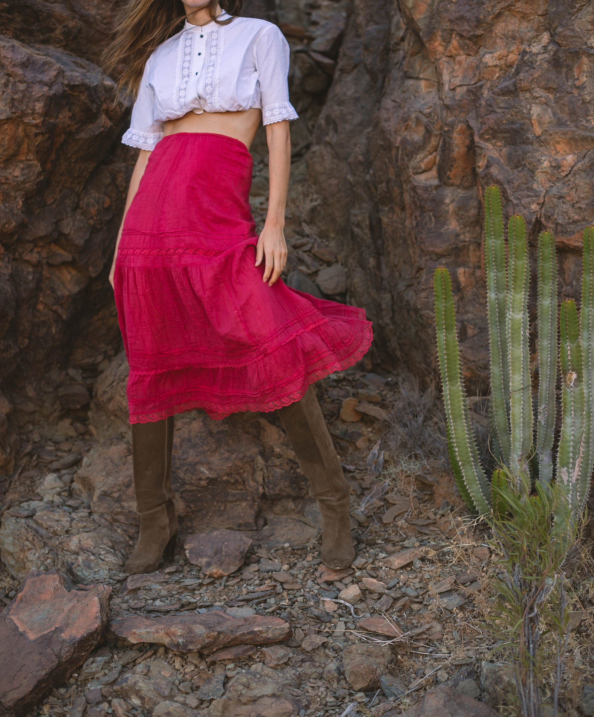Vintage Austrian Romantic Cropped Blouse with Lace Detailing & Buttons, 100% Cotton Amann Top, Size L, High Waist Showpiece