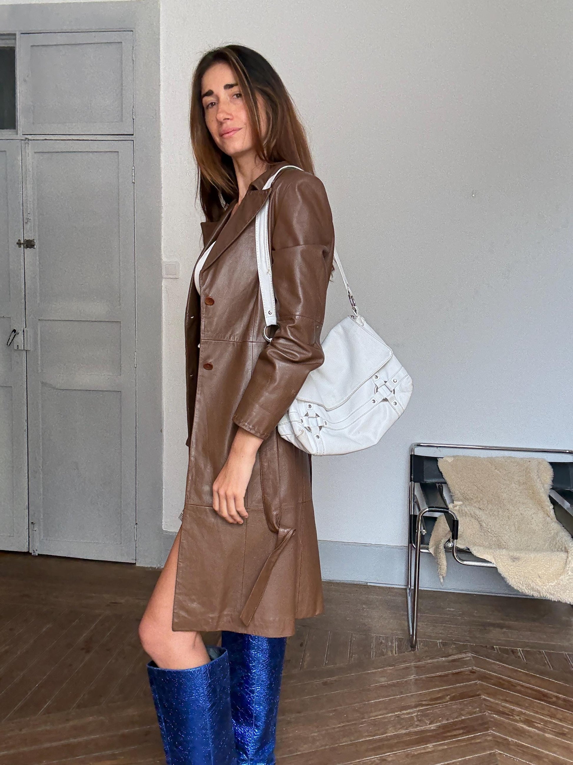 Vintage white leather shoulder bag – Y2K Italian hobo purse with pink lining, Marco Buggiani, 2000s style, scratched but still slay