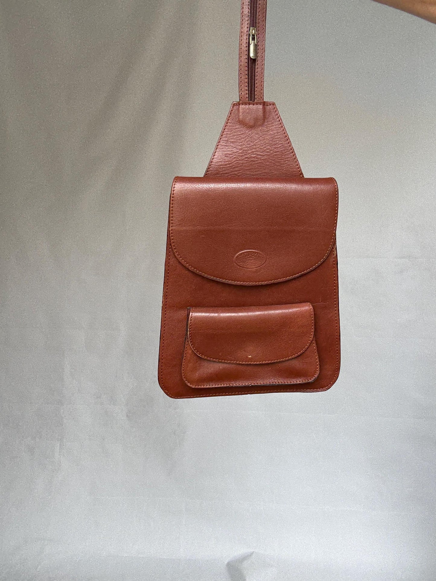 L'artigiano Italian leather backpack, genuine leather, convertible design, zip convertible strap, minimalist old, money vibe, versatile use