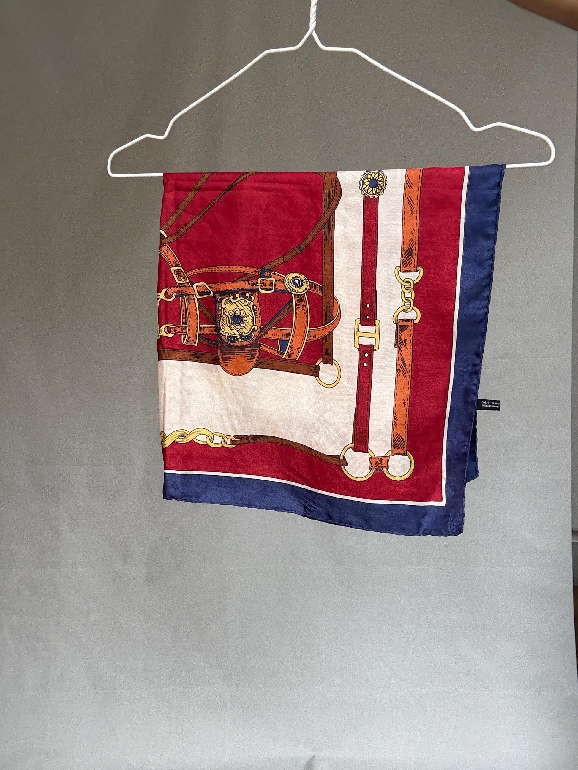 Festina Oro red white blue silk wrap, 100% silk, versatile styling, intricate gold chain motif, vintage chic, Luxury designer wear