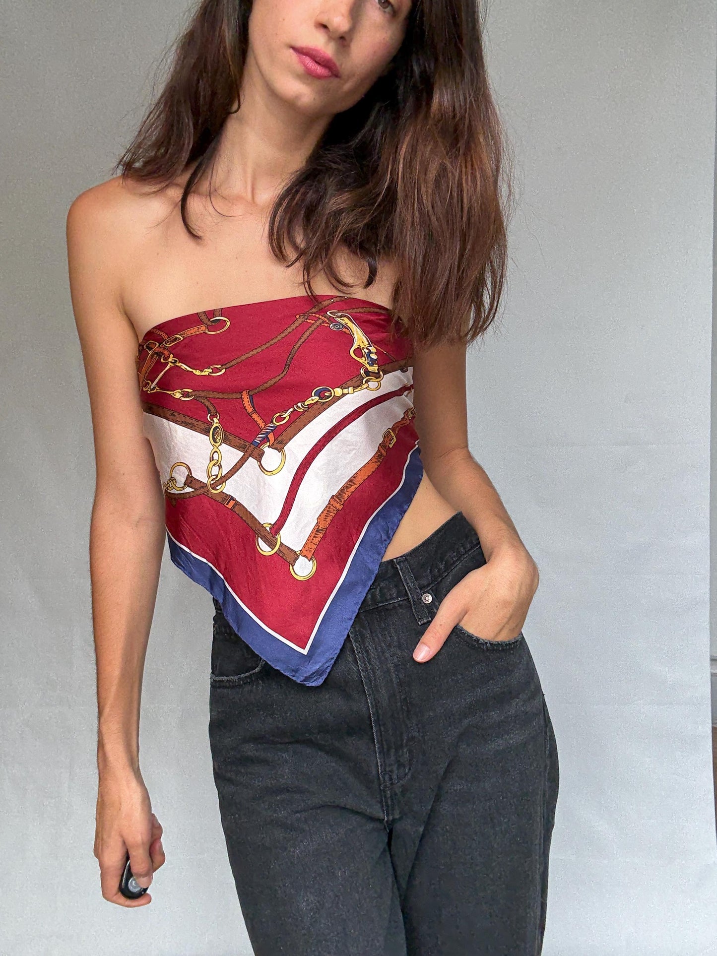 Festina Oro red white blue silk wrap, 100% silk, versatile styling, intricate gold chain motif, vintage chic, Luxury designer wear