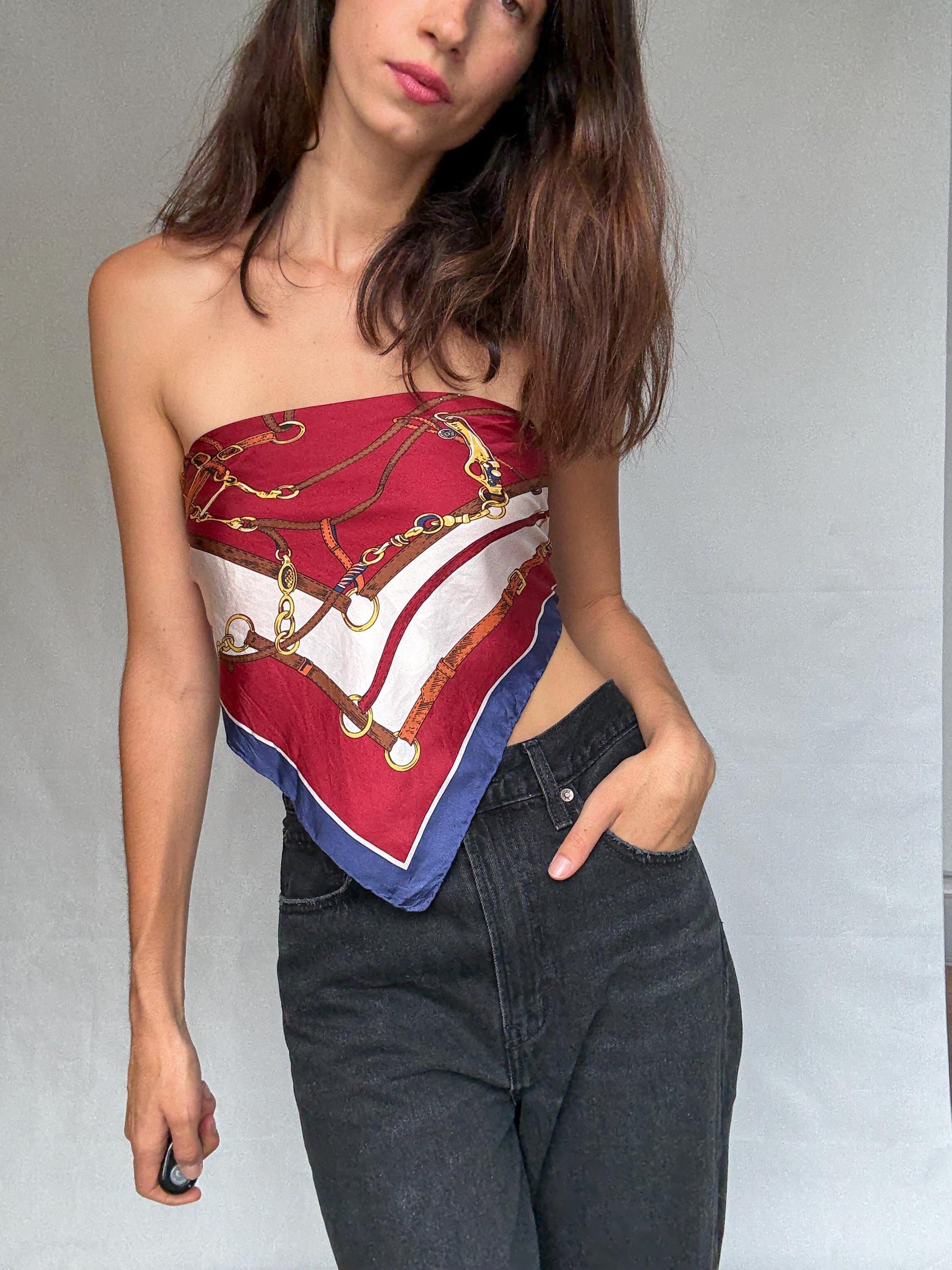 Festina Oro red white blue silk wrap, 100% silk, versatile styling, intricate gold chain motif, vintage chic, Luxury designer wear