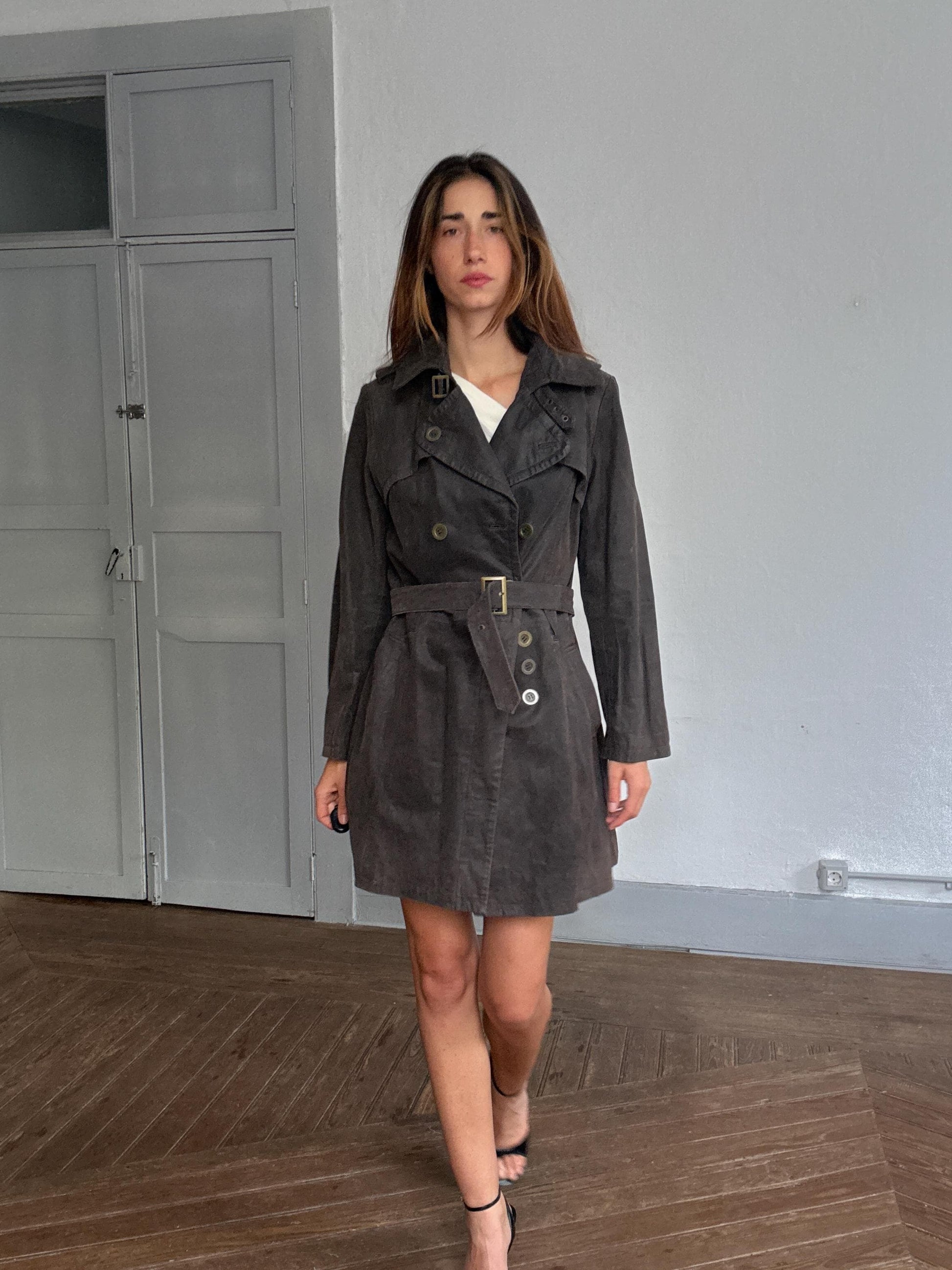 Vintage brown leather trench coat – belted real leather wrap coat D42 fits M, Matrix-inspired, Y2K dark academia femme fatale style