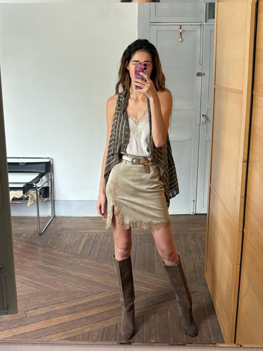 Elegant Striped Sleeveless Bolero Vest — detail