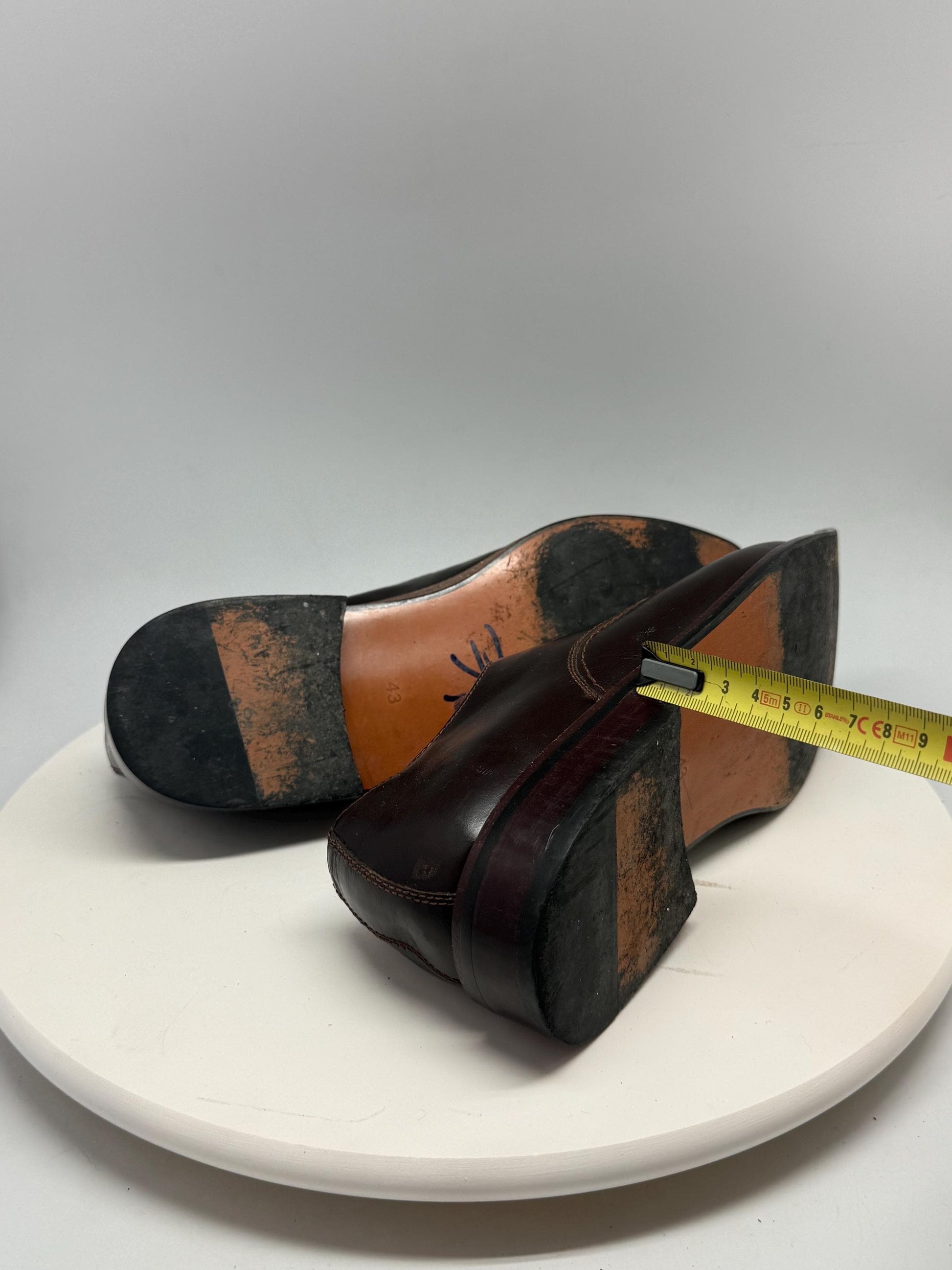 Dark brown leather dress shoes, genuine leather, lace up style, decorative stitching, elegant Tom Hiddleston vibe, EU 43, formal occasion