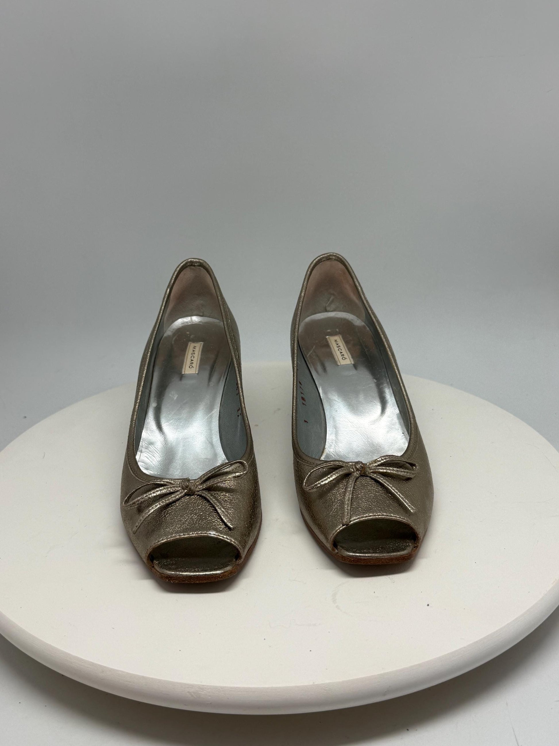 Vintage Jaime Mascaró metallic gold peep, toe heels, genuine leather, made in spain, moderate heel, Carolyn bessette, kennedy, US 6, EU 37