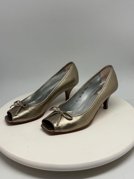 Vintage Jaime Mascaró metallic gold peep, toe heels, genuine leather, made in spain, moderate heel, Carolyn bessette, kennedy, US 6, EU 37
