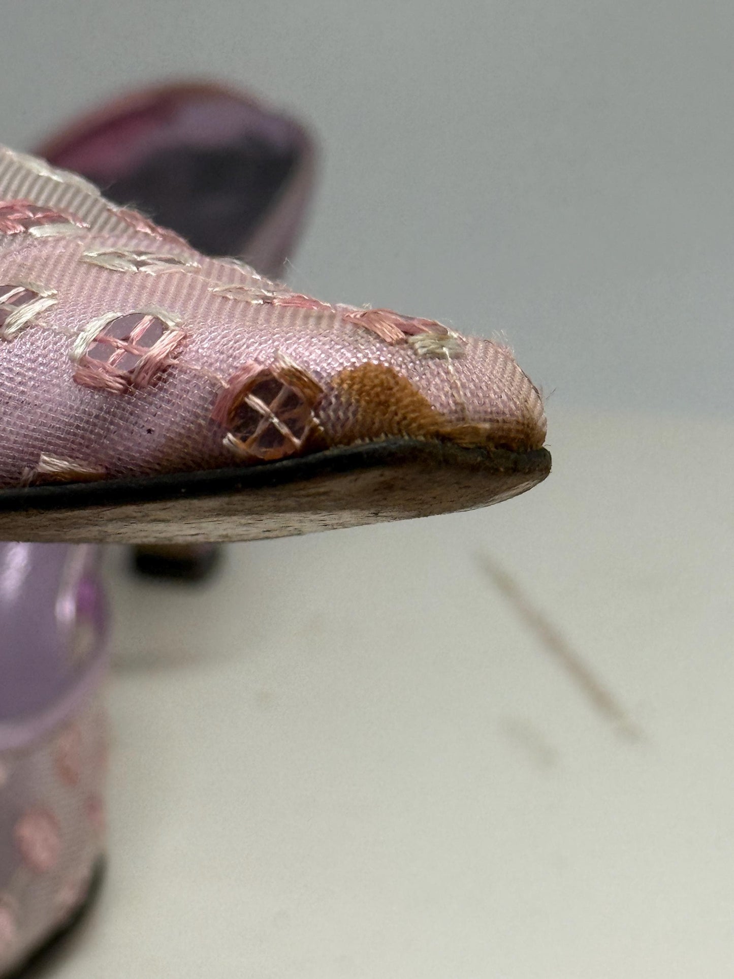 Vintage Rosanna lavender slingback heels, genuine leather, pointed toe, embroidered mesh, romantic feminine, EU 41, evening attire