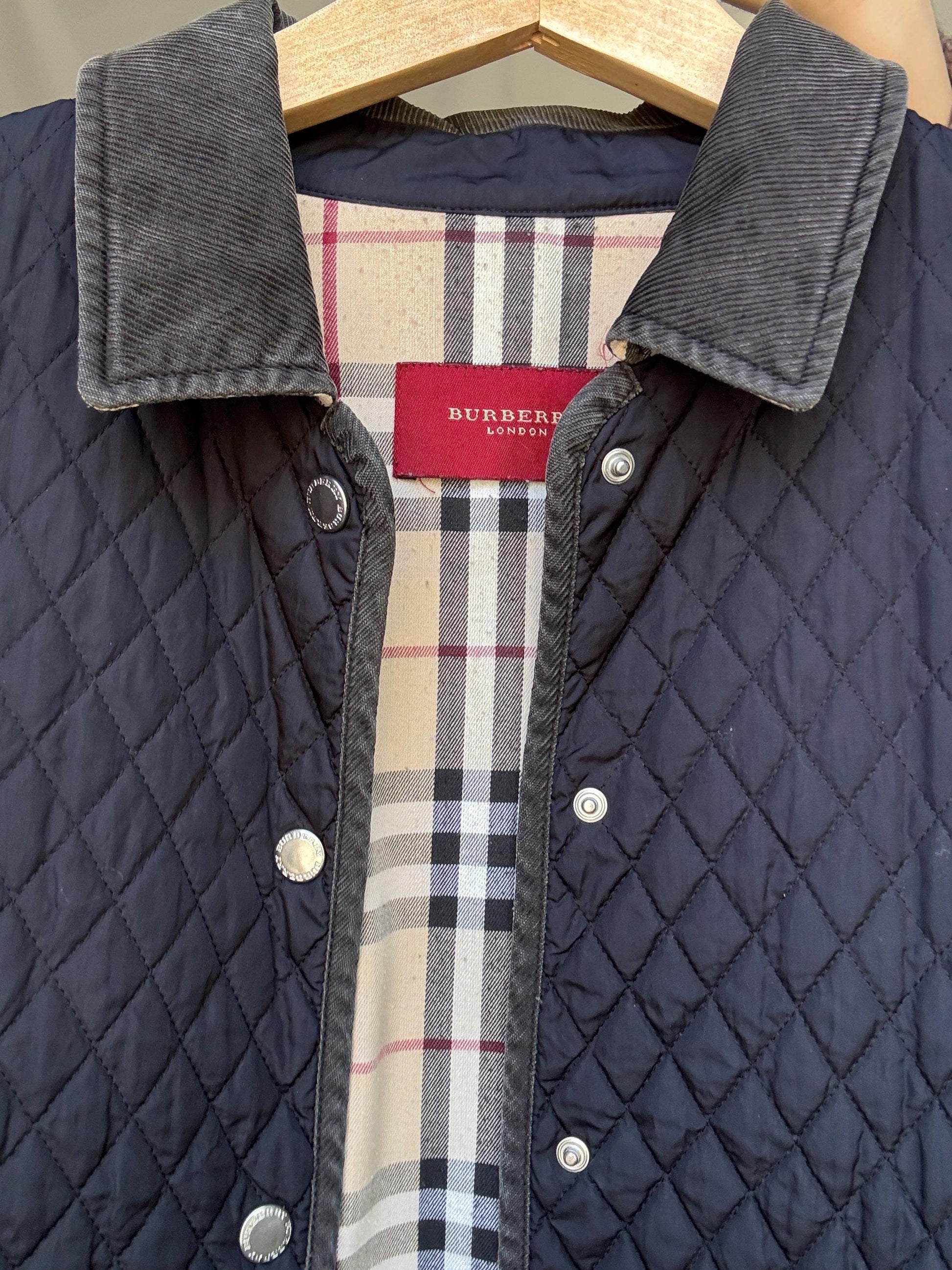 Burberry London quilted jacket, perfect for autumn, classic fit, snap buttons, corduroy collar, vintage, US L, streetwear chic