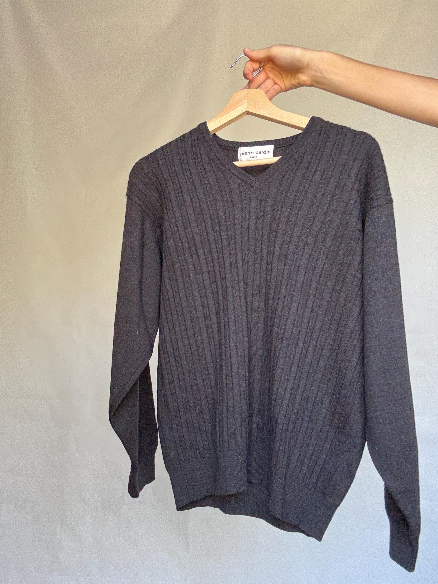 Pierre Cardin Paris dark sweater, wool blend, ribbed v neck, dark academic style, Carolyn bessette, kennedy vibe, US XL, office chic