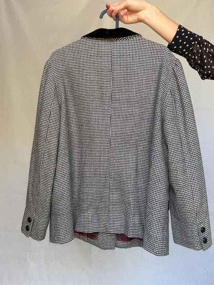 Vintage Houndstooth Blazer with Velvet Collar — additional view 13