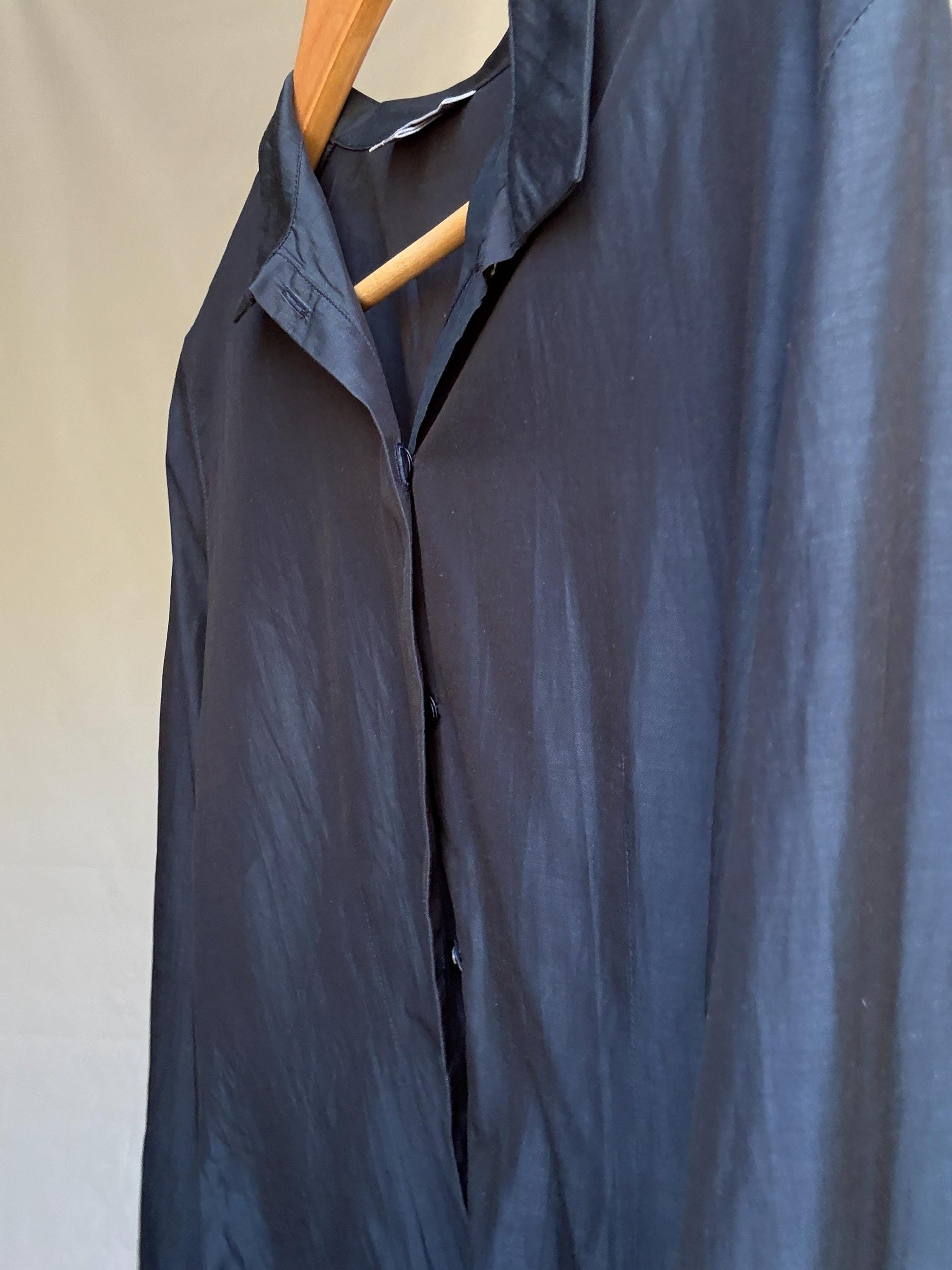Vintage Adolfo Dominguez dark blouse, cotton, straight fit, concealed button, minimalist Carolyn bessette, kennedy, US XL, office chic