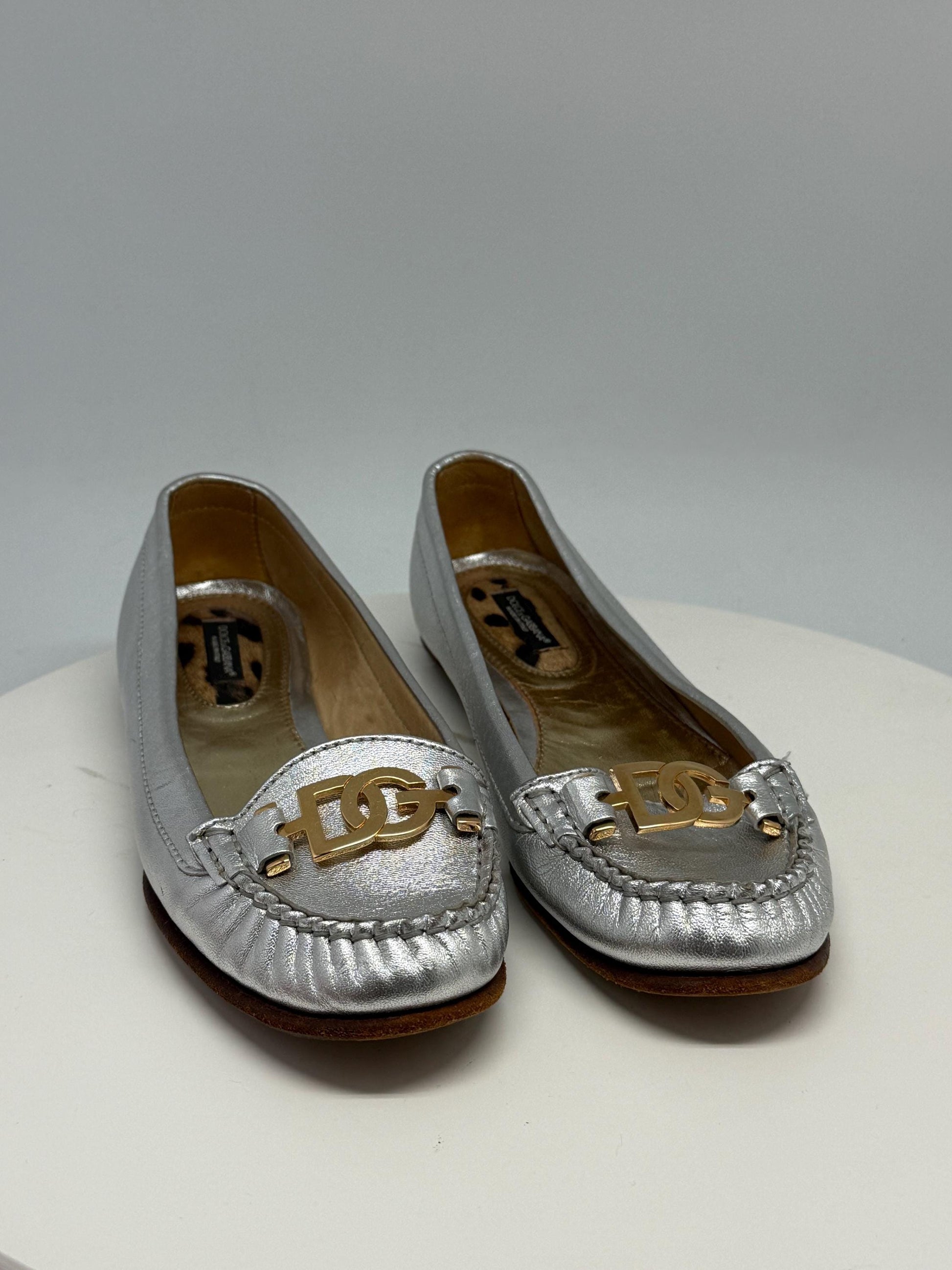Dolce & Gabbana silver loafers, genuine leather, made in italy, slip on style, vintage old money aesthetic, US 7.5, EU 38