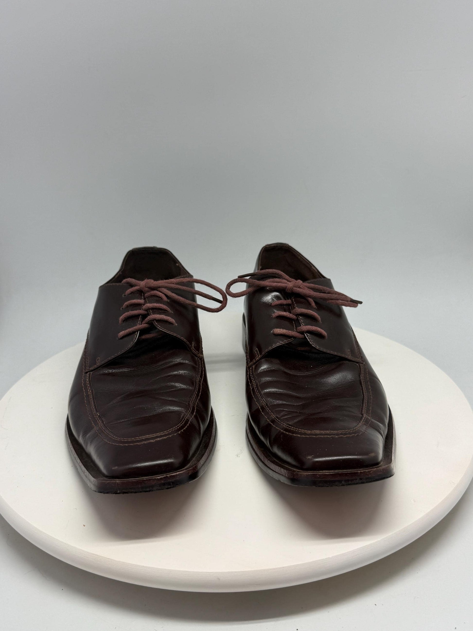 Dark brown leather dress shoes, genuine leather, lace up style, decorative stitching, elegant Tom Hiddleston vibe, EU 43, formal occasion