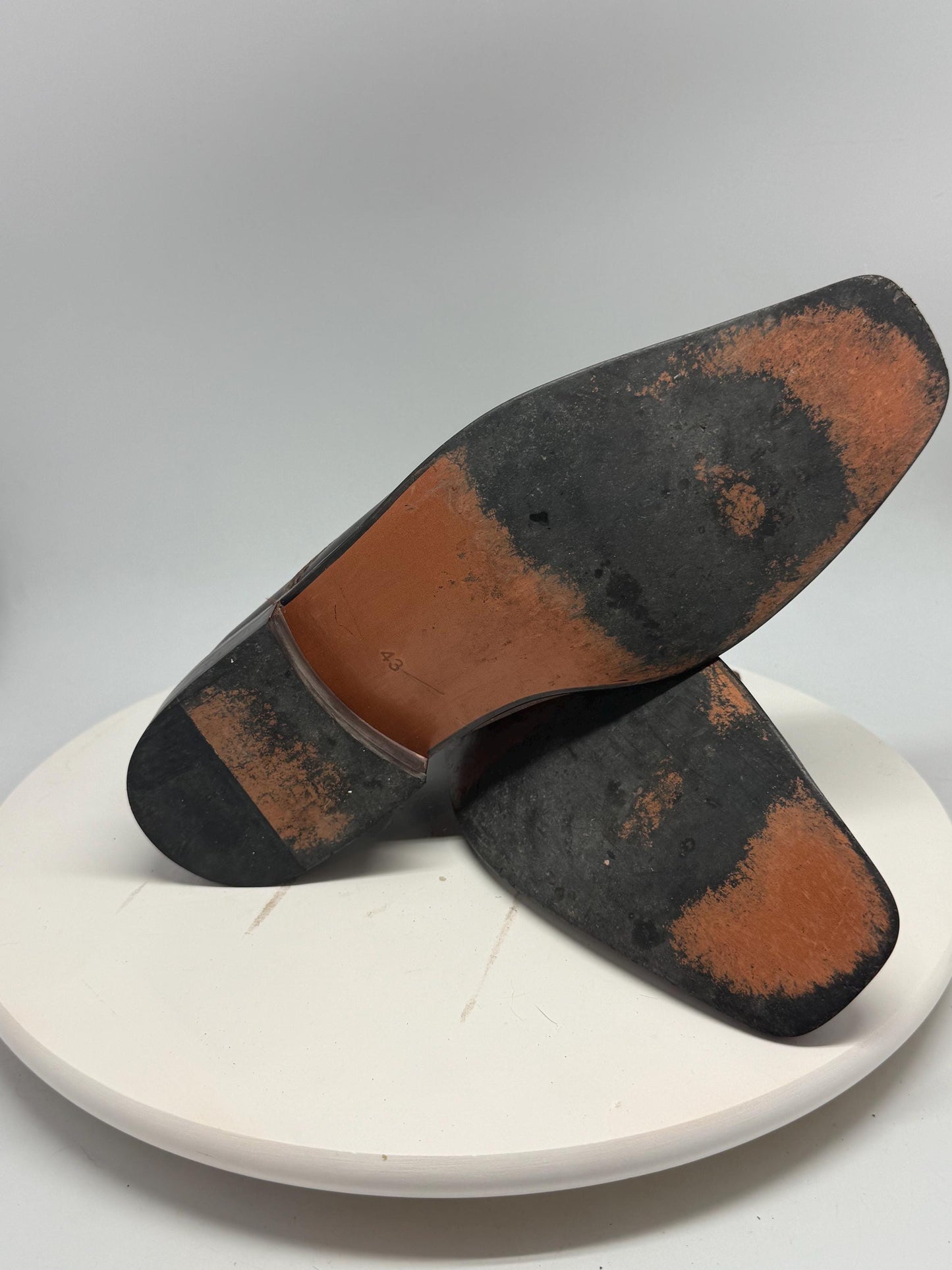 Dark brown leather dress shoes, genuine leather, lace up style, decorative stitching, elegant Tom Hiddleston vibe, EU 43, formal occasion