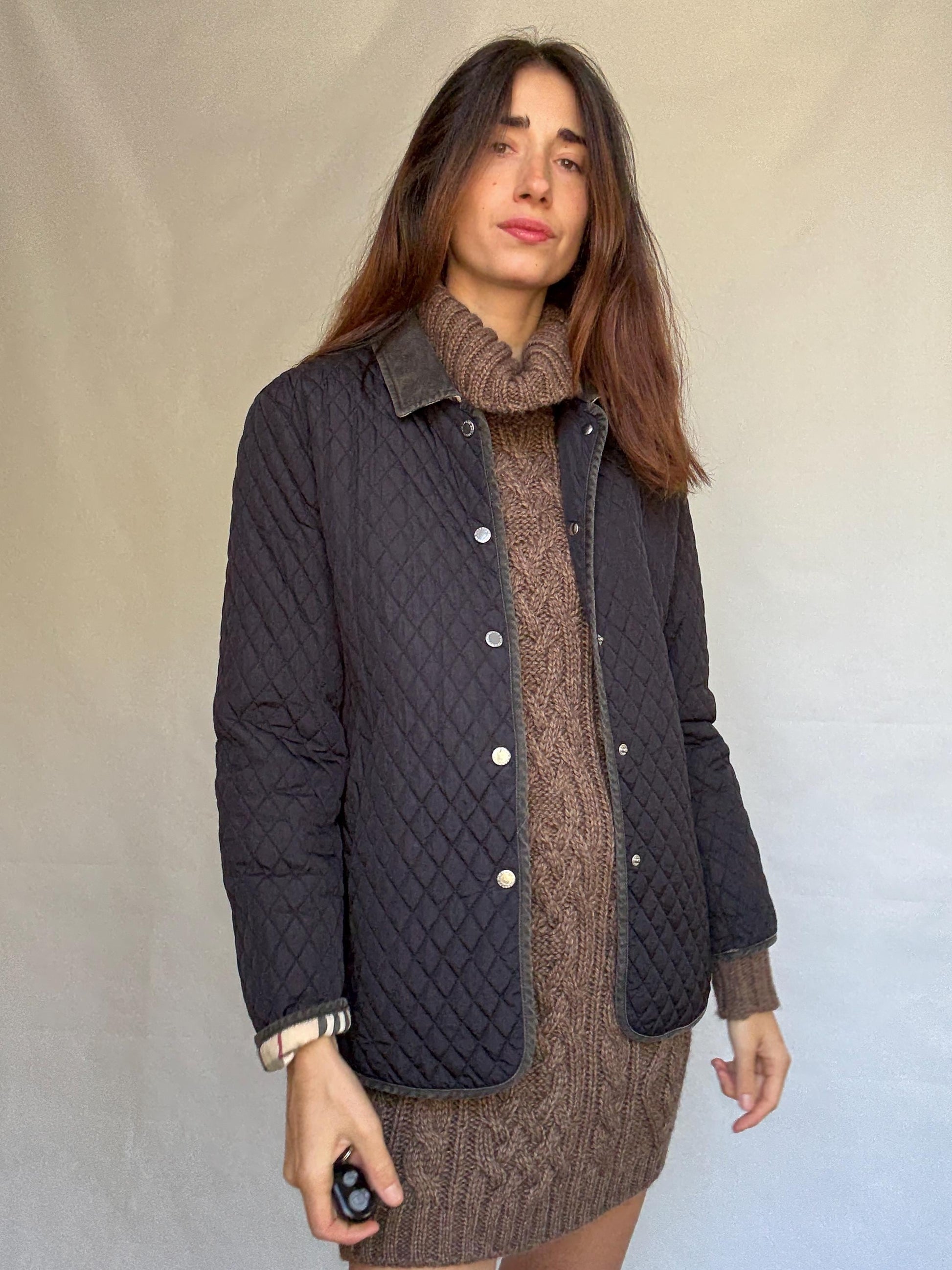 Burberry London quilted jacket, perfect for autumn, classic fit, snap buttons, corduroy collar, vintage, US L, streetwear chic