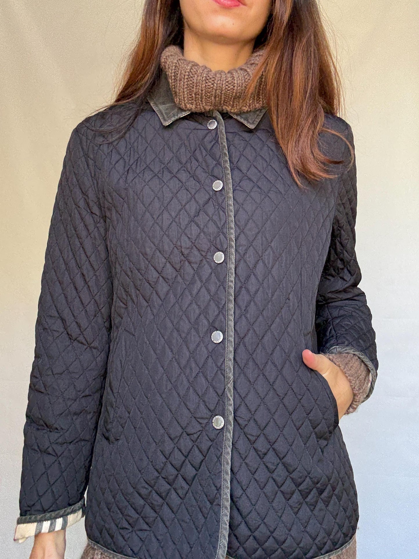 Burberry London quilted jacket, perfect for autumn, classic fit, snap buttons, corduroy collar, vintage, US L, streetwear chic