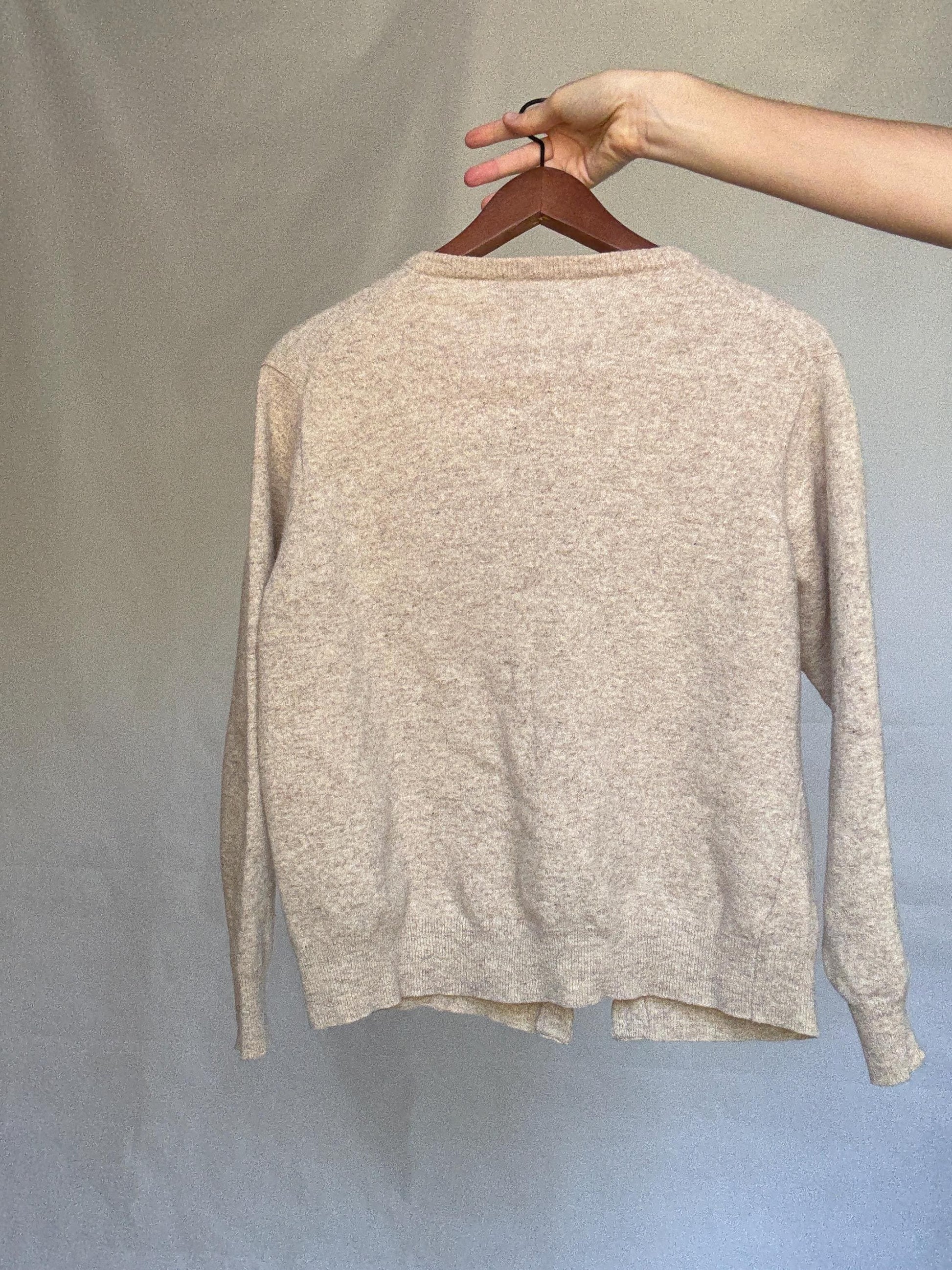 Viriato light beige knit cardigan, lambswool blend, button front, ribbed cuffs and hem, vintage minimalism Sofia Richie Grainge, US L