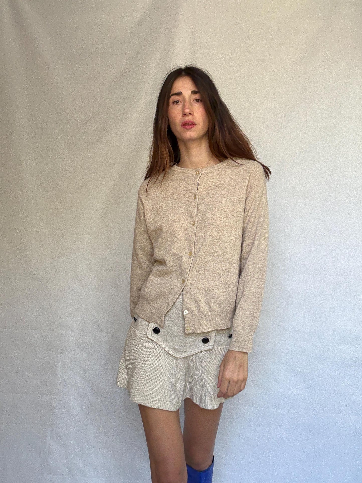 Viriato light beige knit cardigan, lambswool blend, button front, ribbed cuffs and hem, vintage minimalism Sofia Richie Grainge, US L