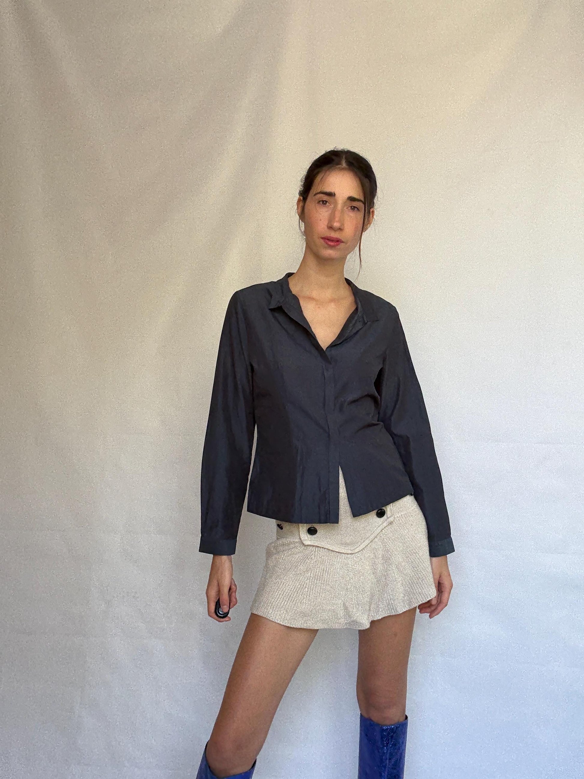 Vintage Adolfo Dominguez dark blouse, cotton, straight fit, concealed button, minimalist Carolyn bessette, kennedy, US XL, office chic