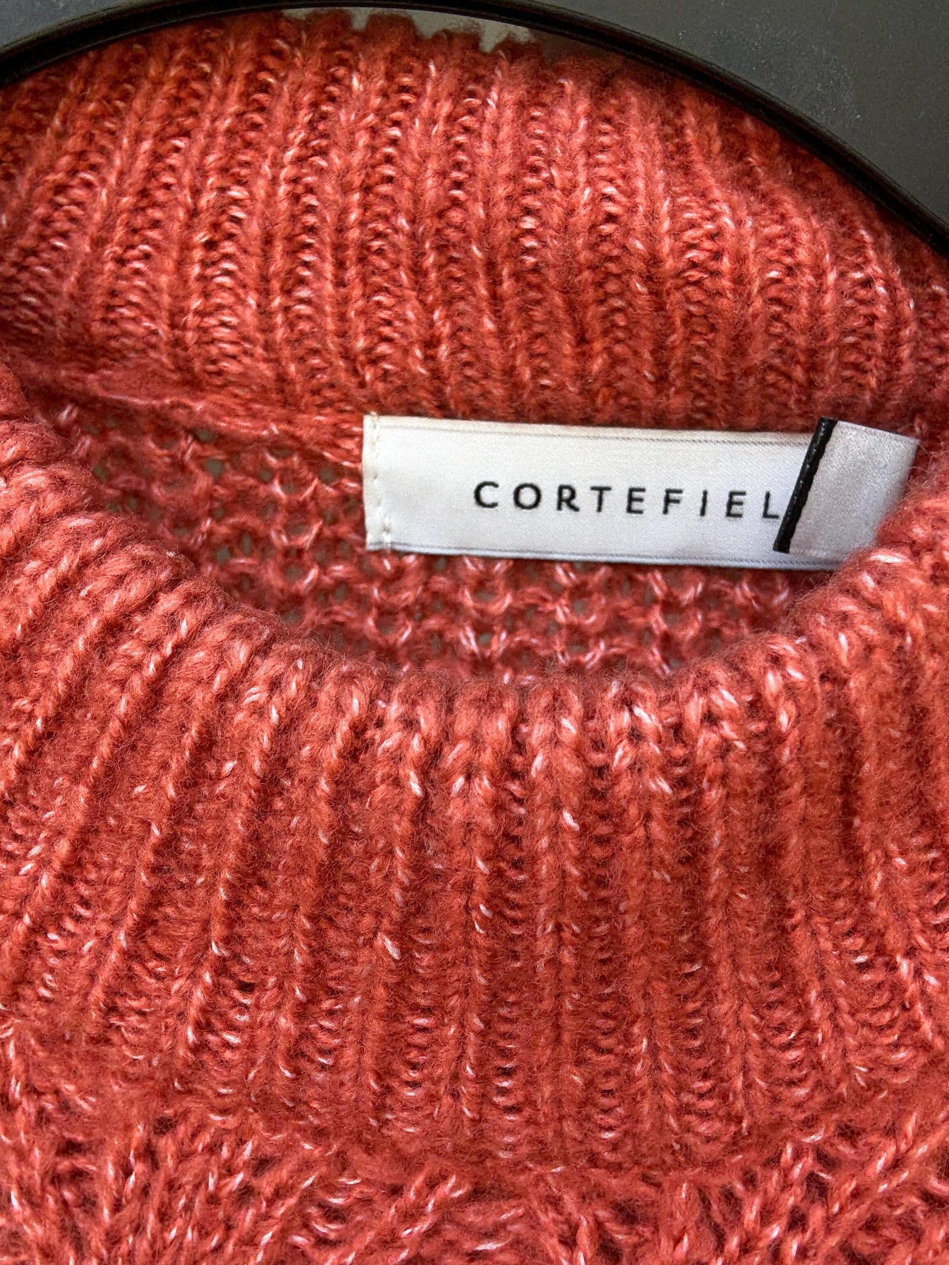 Vintage burnt orange sweater, chunky knit, ribbed crew neck, textured pattern, minimalist streetwear, US L, cozy campus style, US