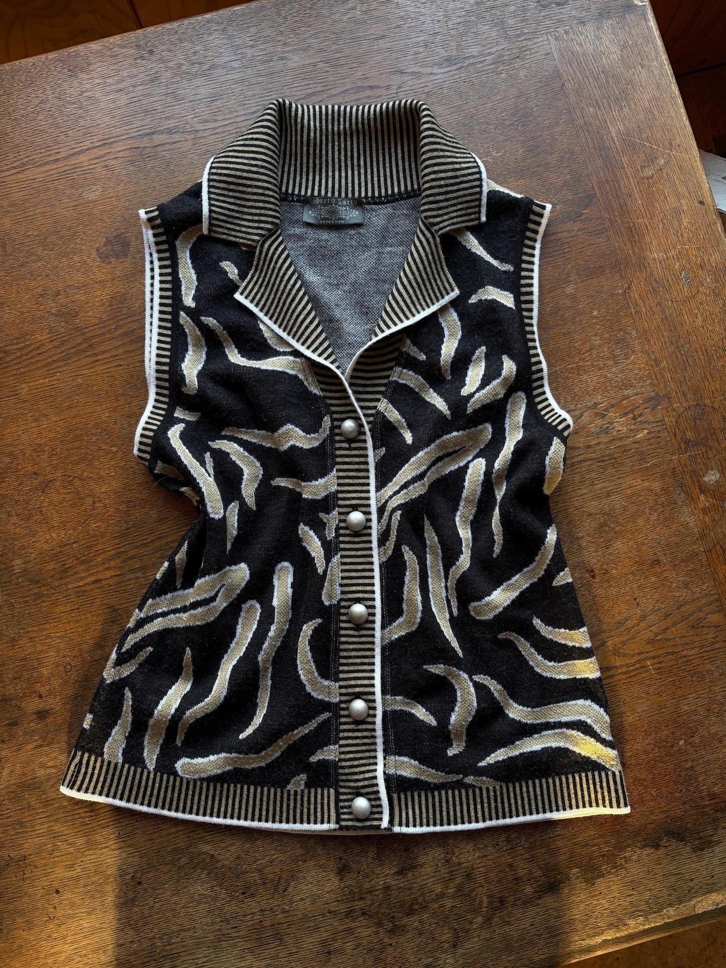 Luxury Black Beige Merino Wool Top — detail