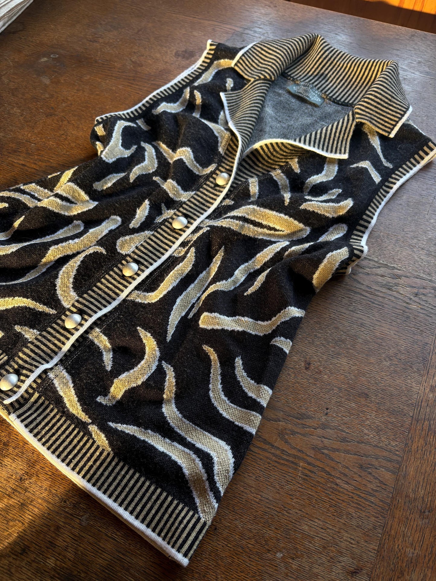 Luxury Black Beige Merino Wool Top — additional view 8