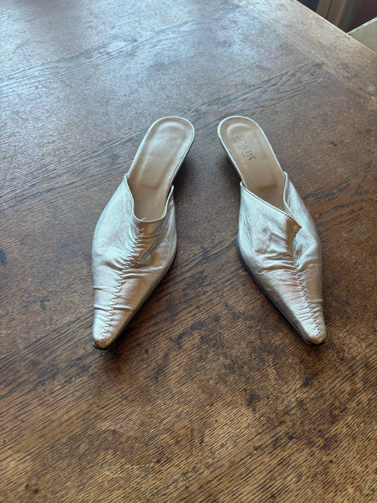 Vintage Silver Pointed Toe Slip-Ons