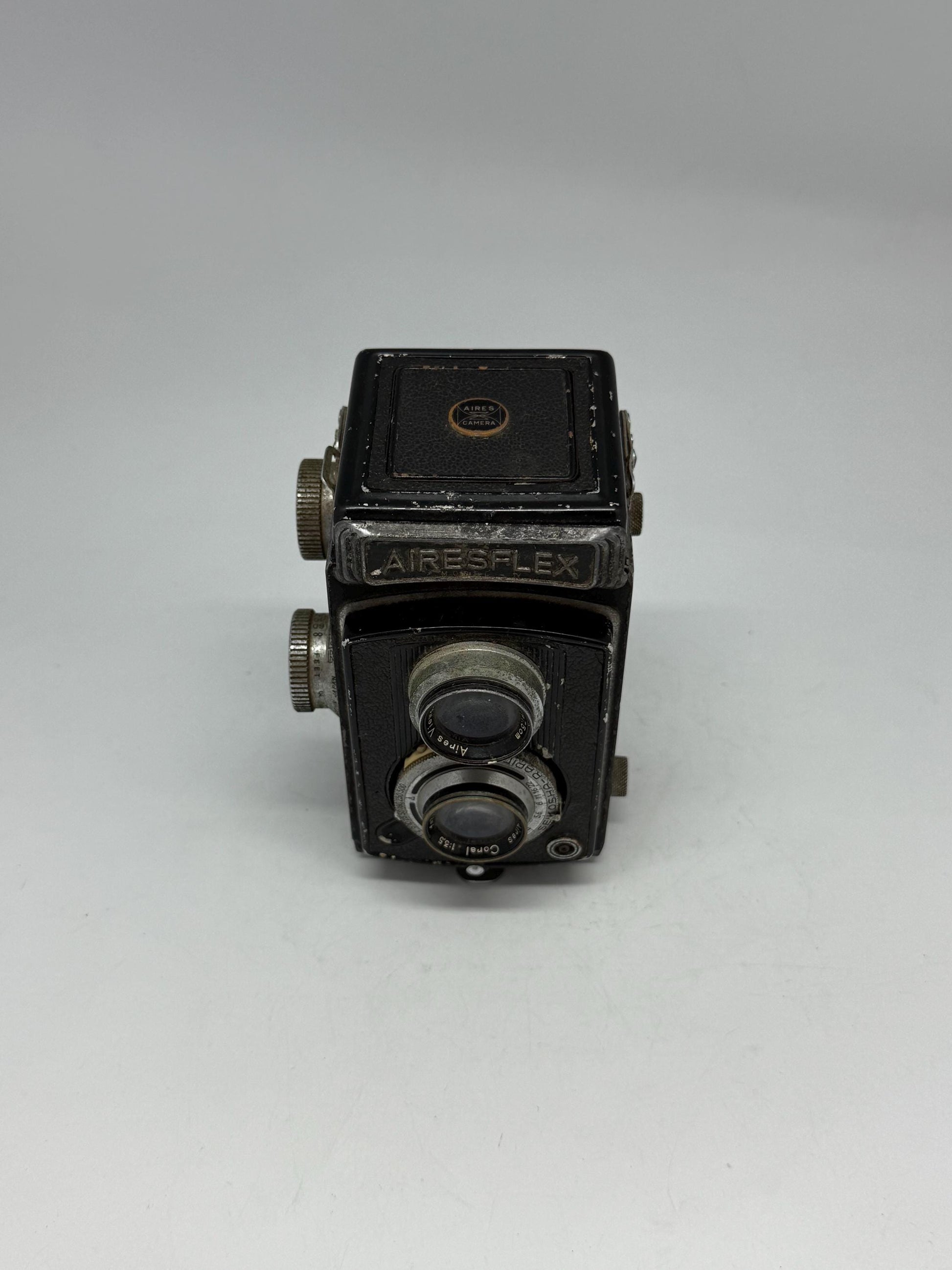 Vintage 1950s Airesflex Twin Lens Camera — back view
