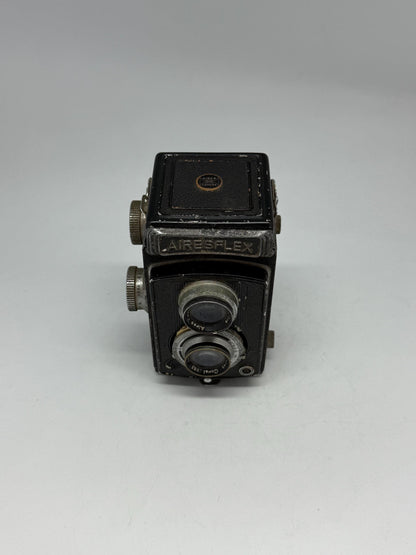 Vintage 1950s Airesflex Twin Lens Camera — back view