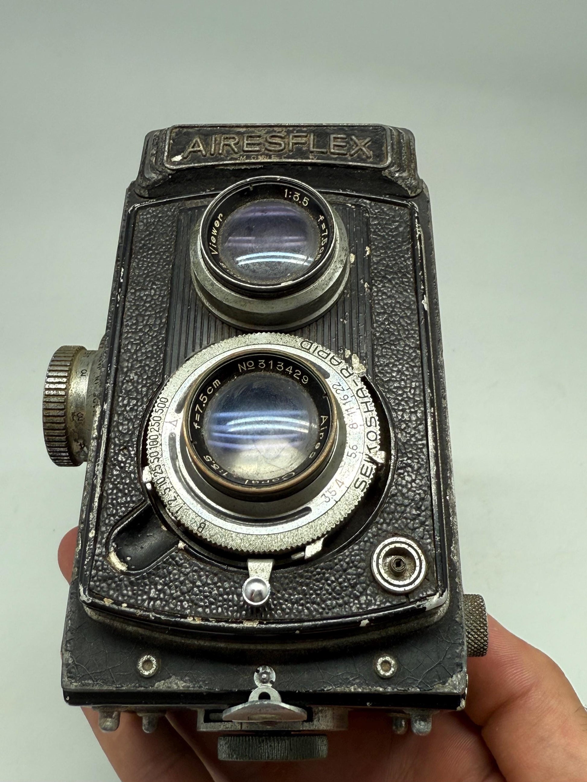 Vintage 1950s Airesflex Twin Lens Camera