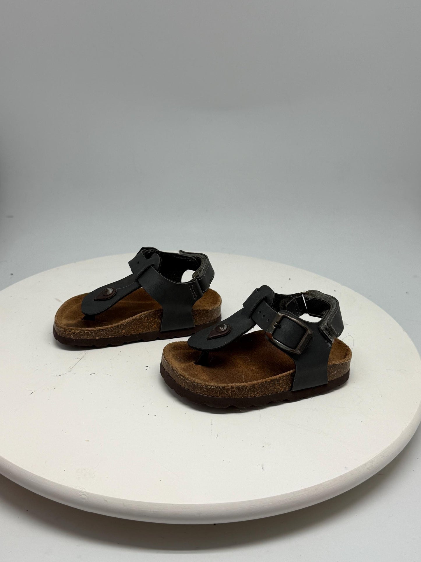 Vintage Black Leather Toddler Sandals — fabric close-up