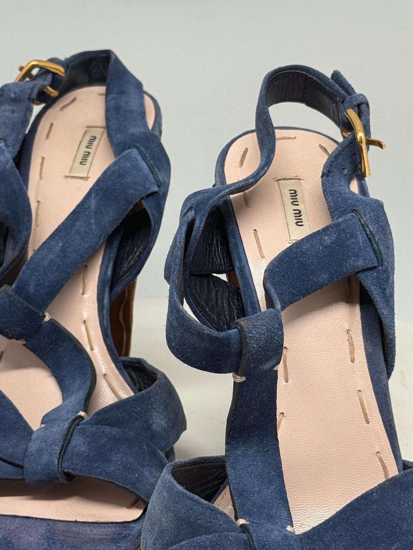 Vintage Miu Miu blue suede high heels, wooden heel, open toe,