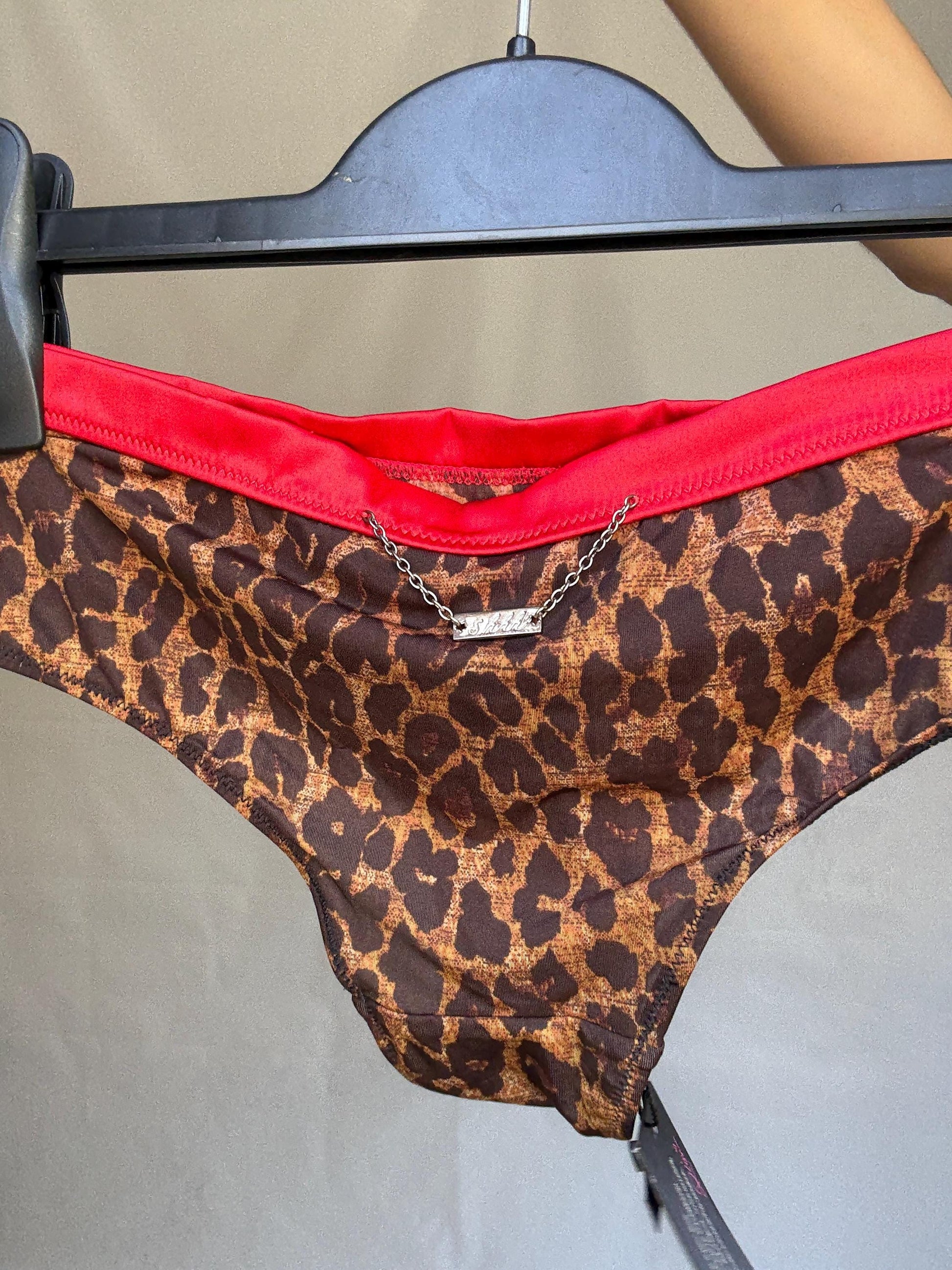 Pussycat Dolls Leopard Print Thongs — detail