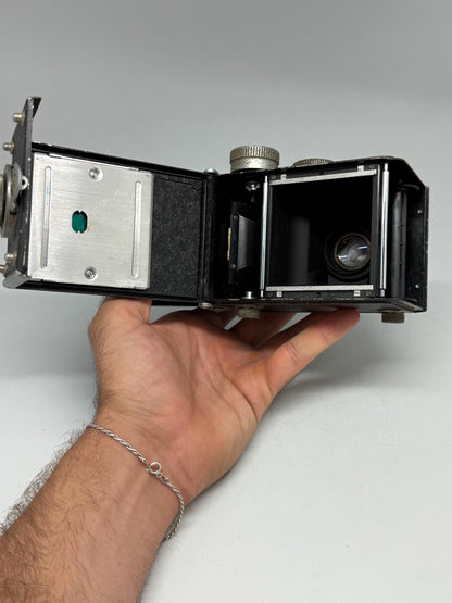 Vintage 1950s Airesflex Twin Lens Camera — additional view 8