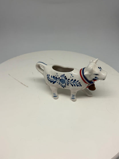 Delft Blue Cow Milk Jug — fabric close-up